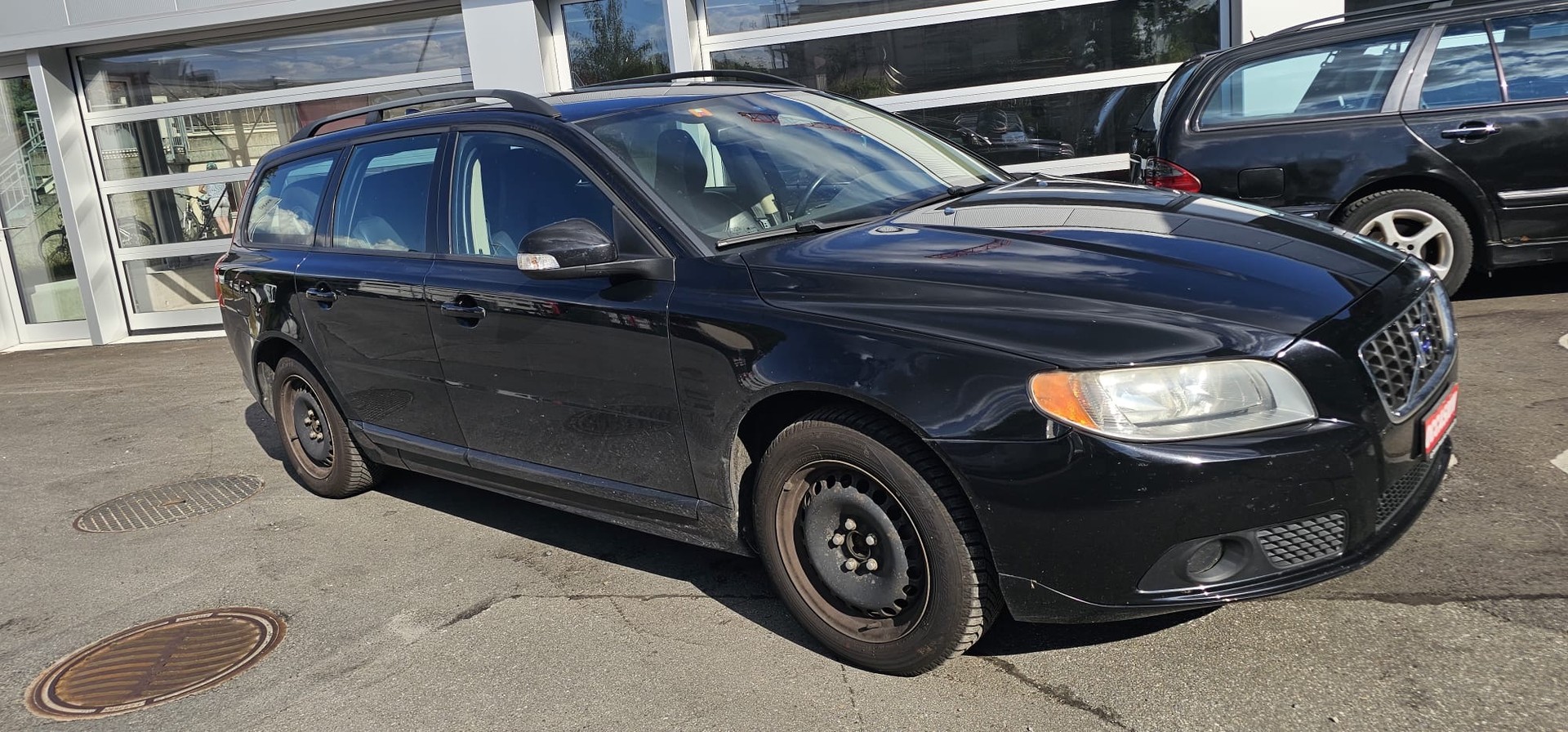 VOLVO V70 2.0D Momentum-image-2