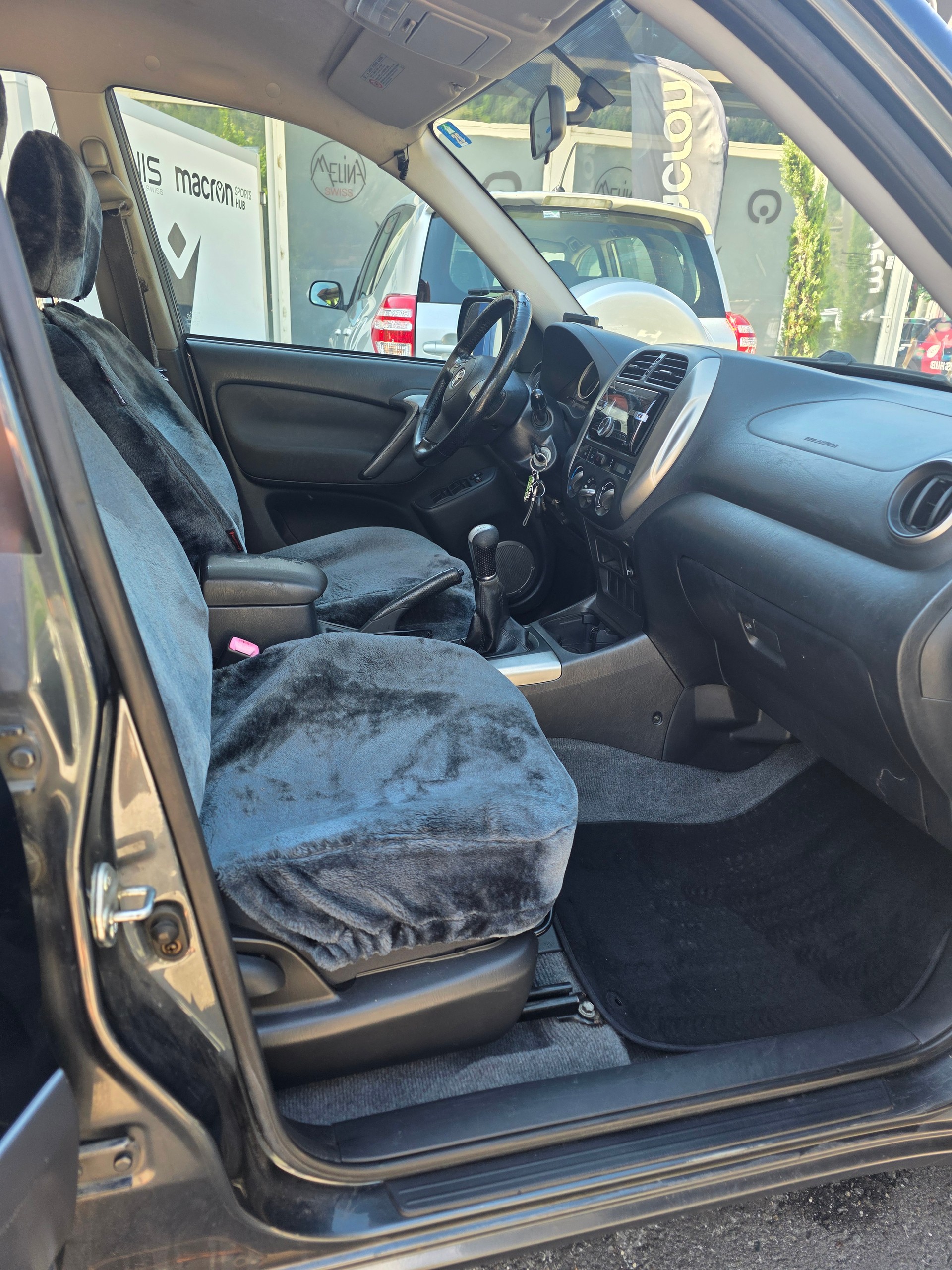 TOYOTA RAV-4 2.0 16V Mountain-image-8