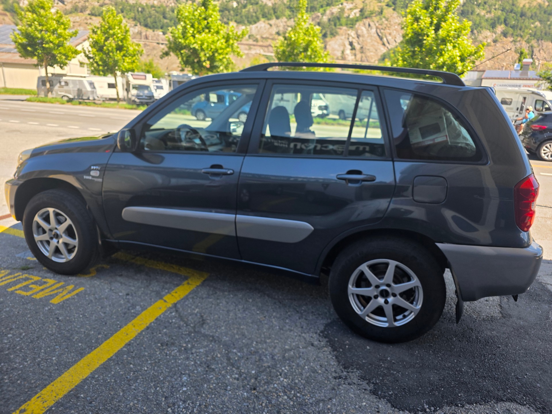 TOYOTA RAV-4 2.0 16V Mountain-image-3