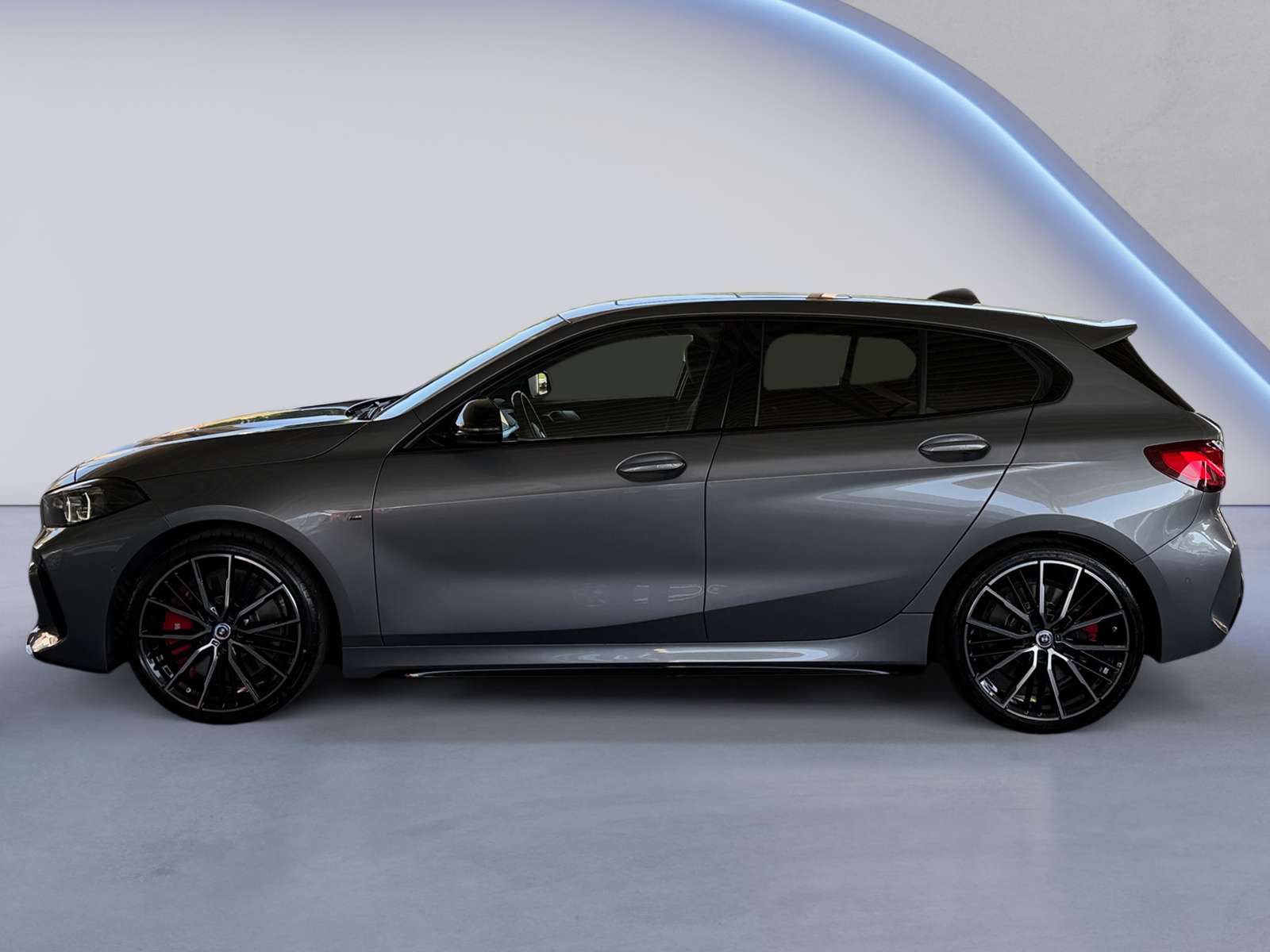 BMW M135i xDrive-image-1