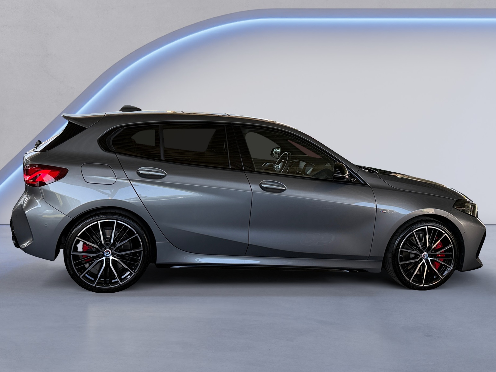 BMW M135i xDrive-image-5