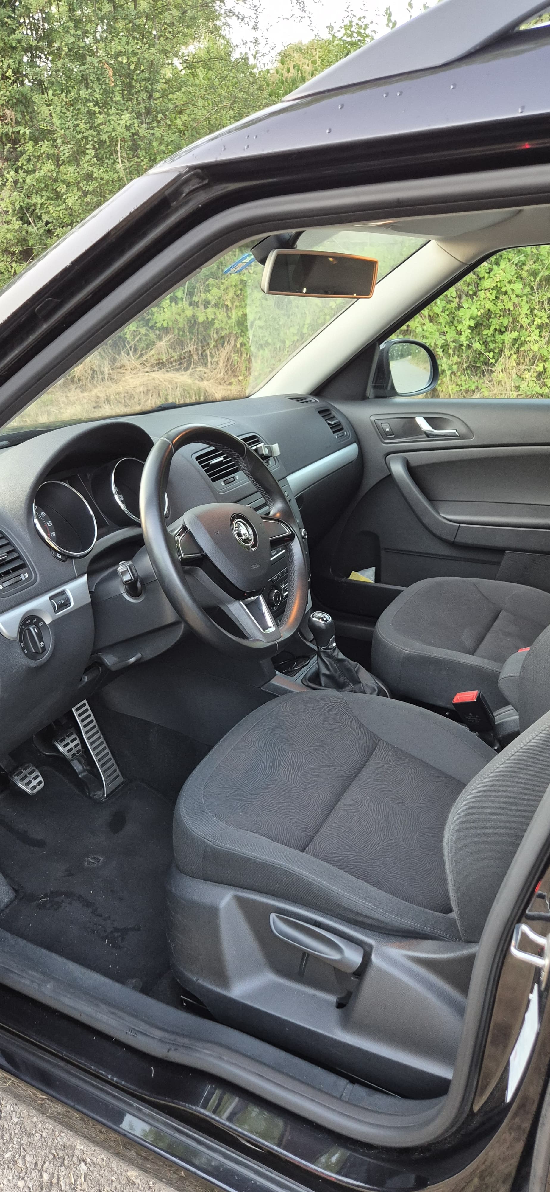 SKODA 2.0 TDI 140 Ambition 4x4-image-4