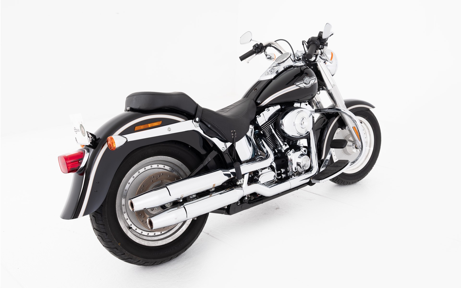 HARLEY-DAVIDSON FLSTF Fat Boy-showroom-element-1