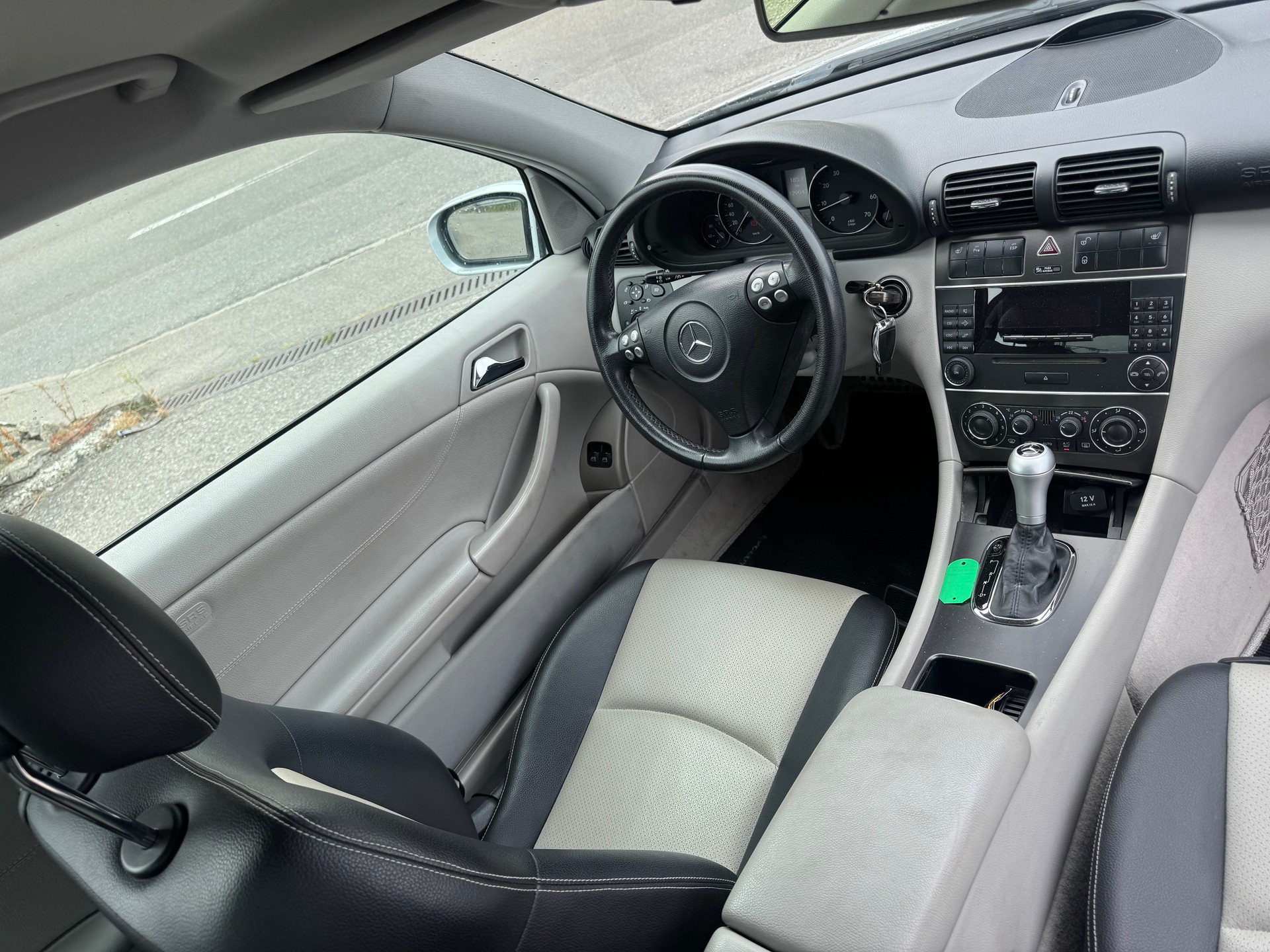 MERCEDES-BENZ C 200 K Sport Edition-image-7
