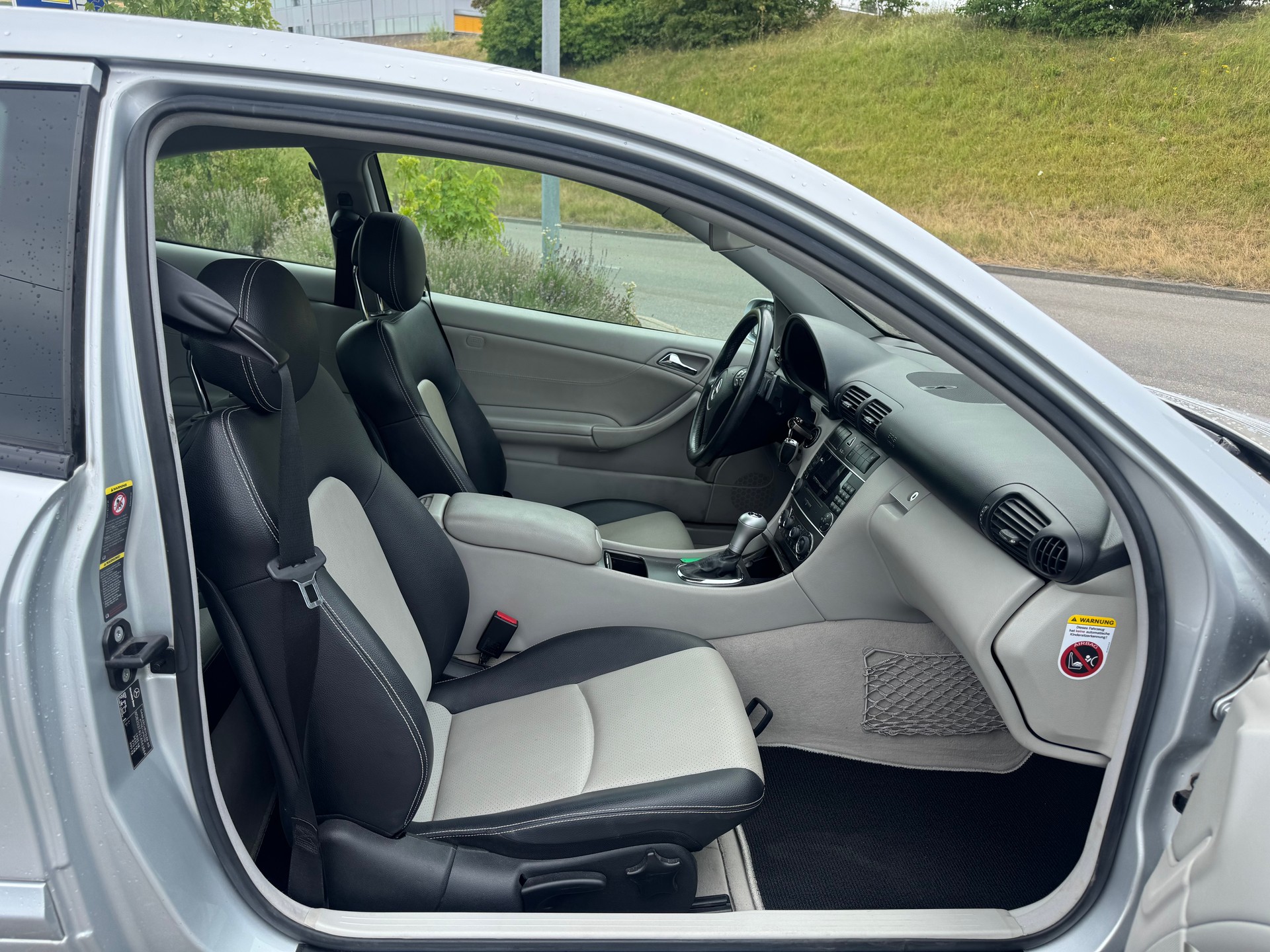 MERCEDES-BENZ C 200 K Sport Edition-image-6