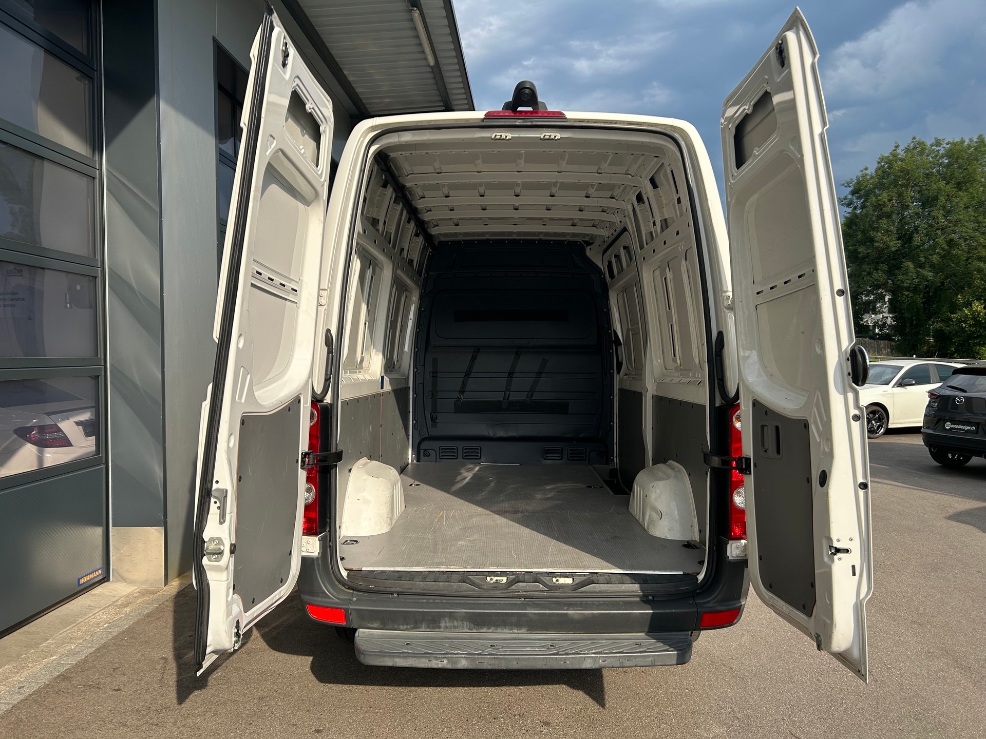 VW Crafter 35 2.0 TDI CR-image-6