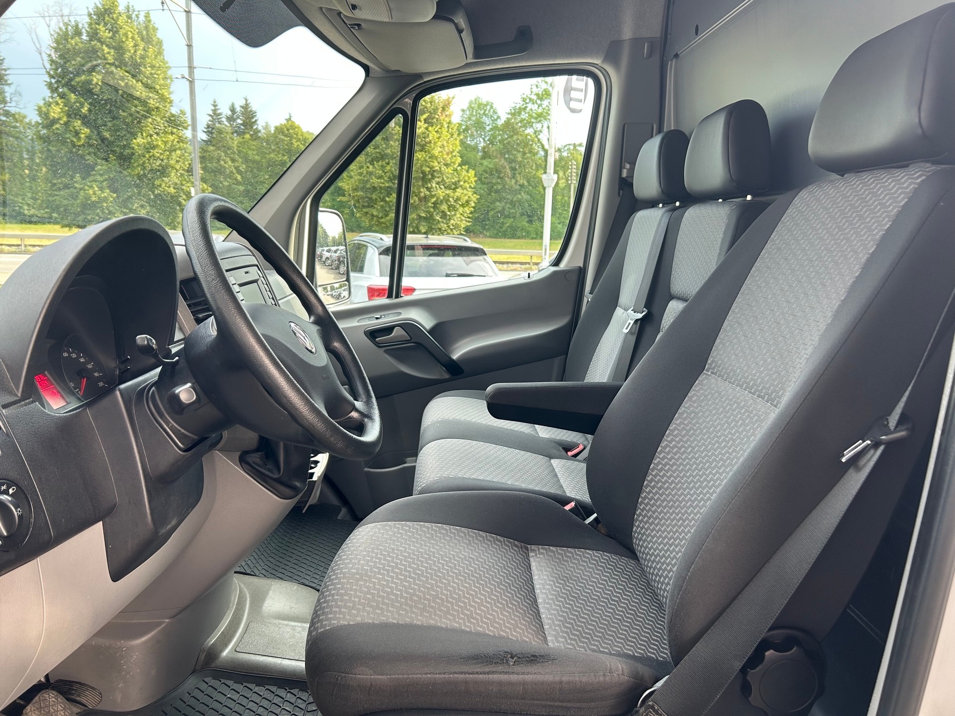 VW Crafter 35 2.0 TDI CR-image-10