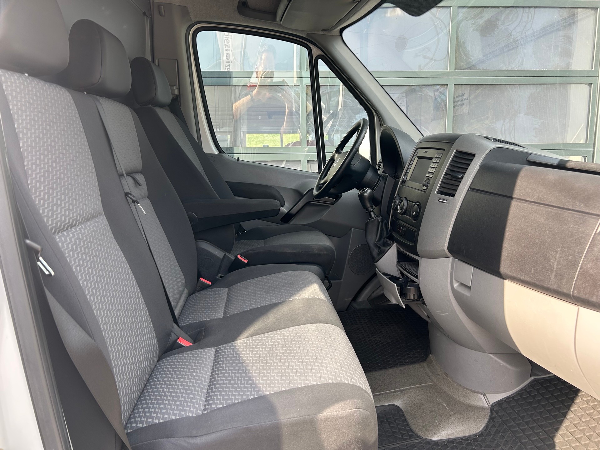 VW Crafter 35 2.0 TDI CR-image-9