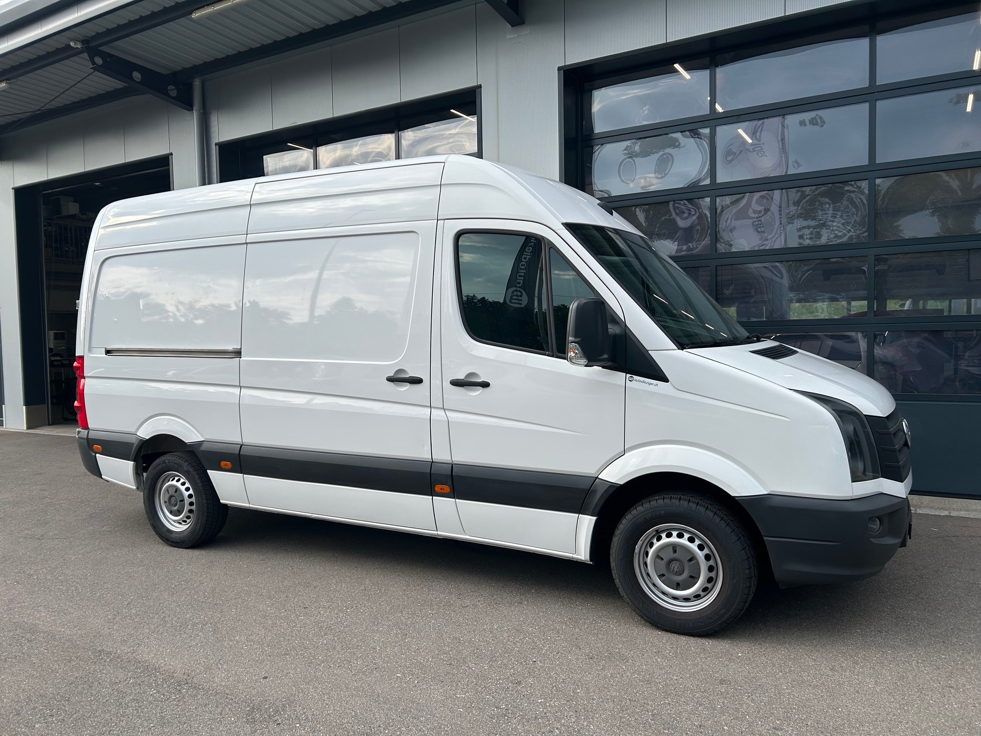 VW Crafter 35 2.0 TDI CR-image-0