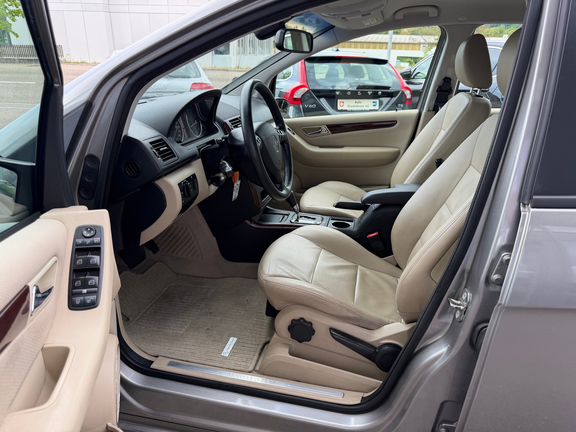 MERCEDES-BENZ A 200 Elégance **Automat**-image-9