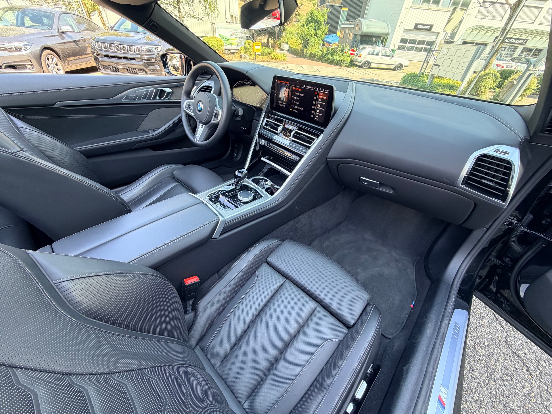 BMW 840i xDrive M Sport Pro Steptronic-image-8