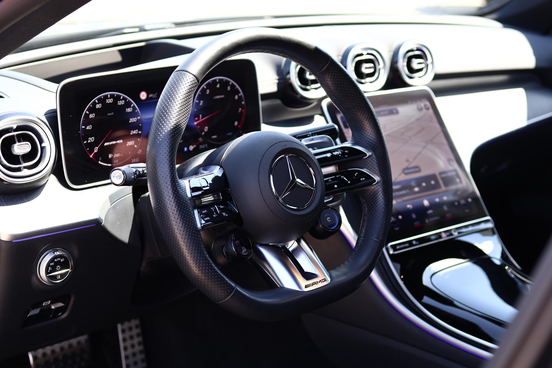 MERCEDES-BENZ C 43 AMG 4matic+ * Pack AMG Night * Panorama * 360° Kamera * Head-Up * Sitzlüftung *-image-13