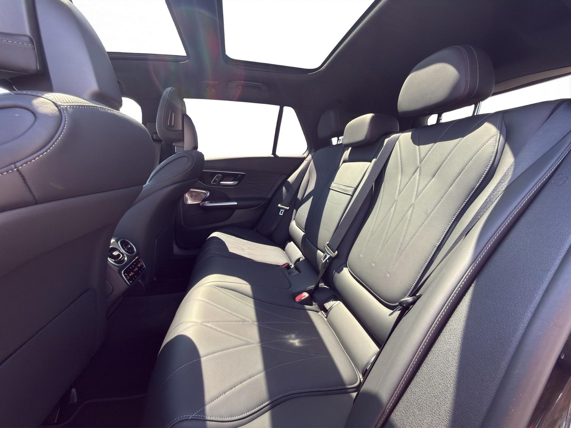 MERCEDES-BENZ C 43 AMG 4matic+ * Pack AMG Night * Panorama * 360° Kamera * Head-Up * Sitzlüftung *-image-27