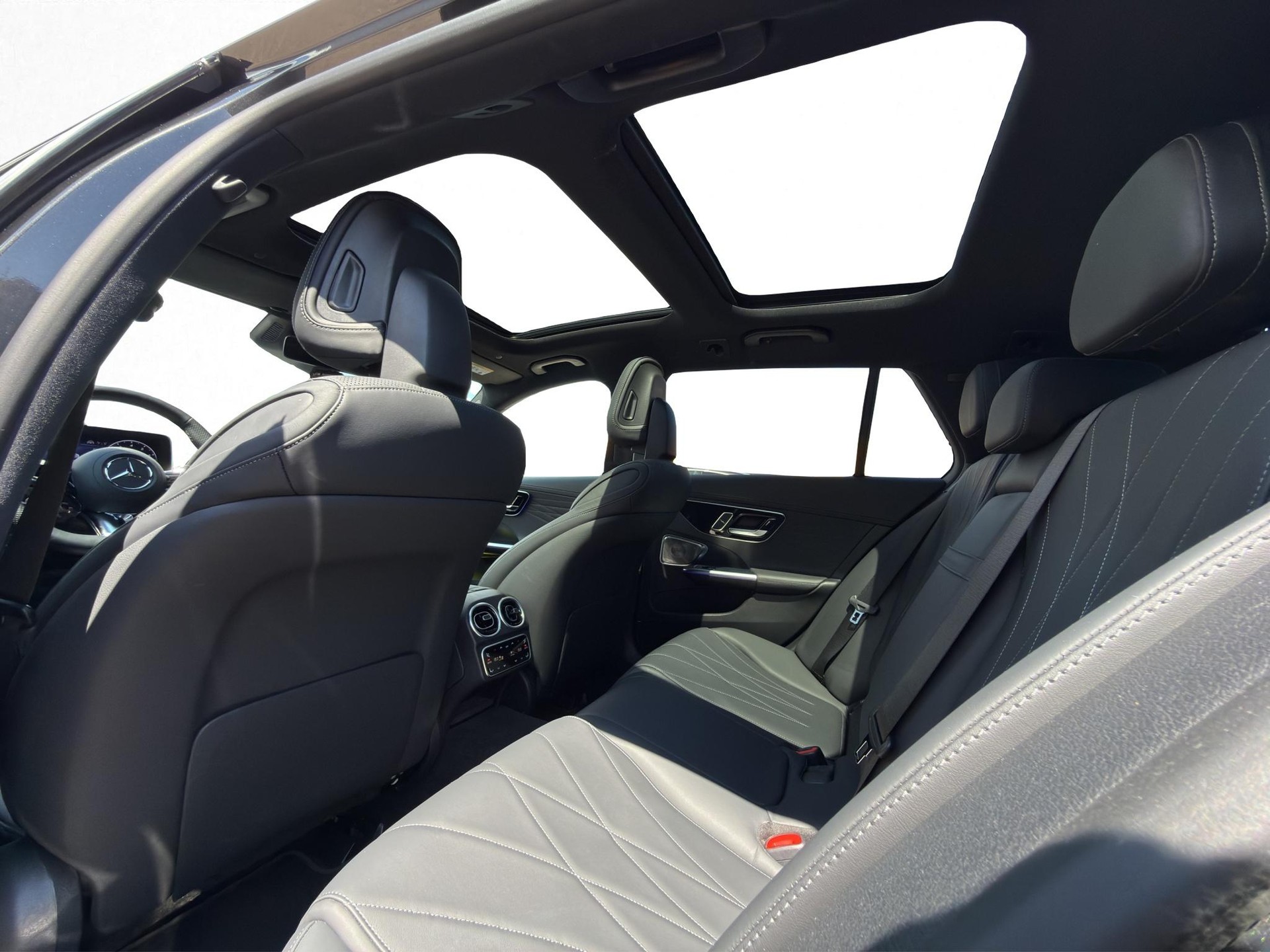 MERCEDES-BENZ C 43 AMG 4matic+ * Pack AMG Night * Panorama * 360° Kamera * Head-Up * Sitzlüftung *-image-29