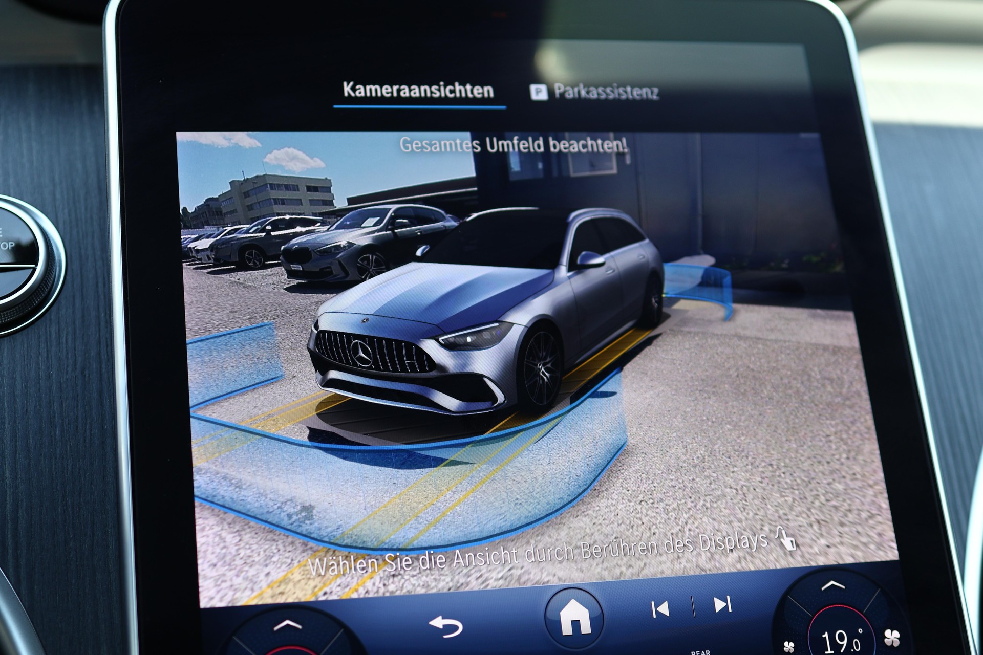 MERCEDES-BENZ C 43 AMG 4matic+ * Pack AMG Night * Panorama * 360° Kamera * Head-Up * Sitzlüftung *-image-24