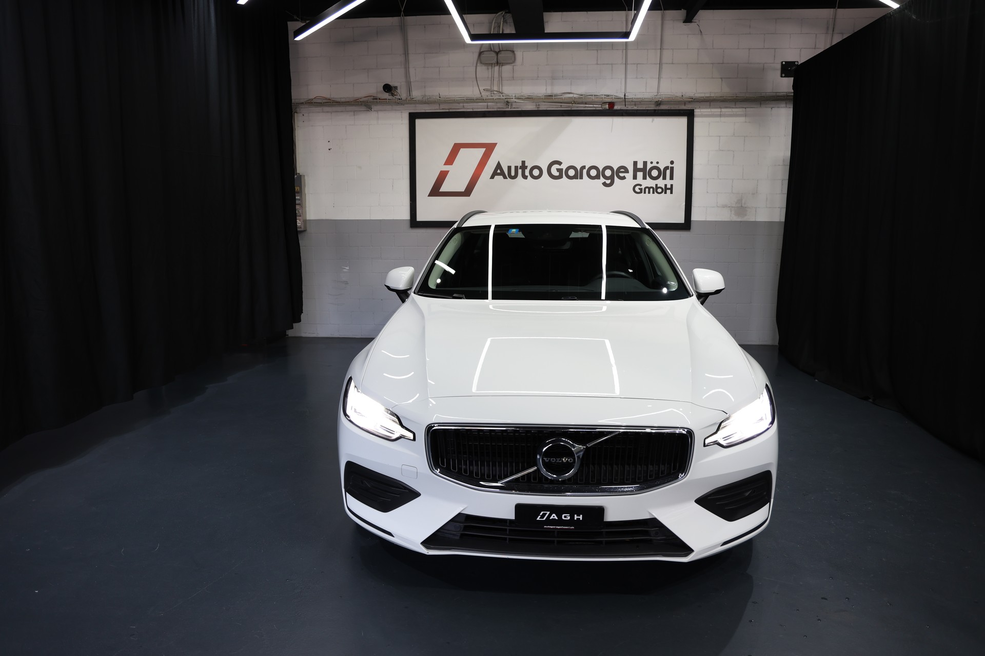 VOLVO V60 B4 Diesel Mild Hybrid Momentum Geartronic-image-11