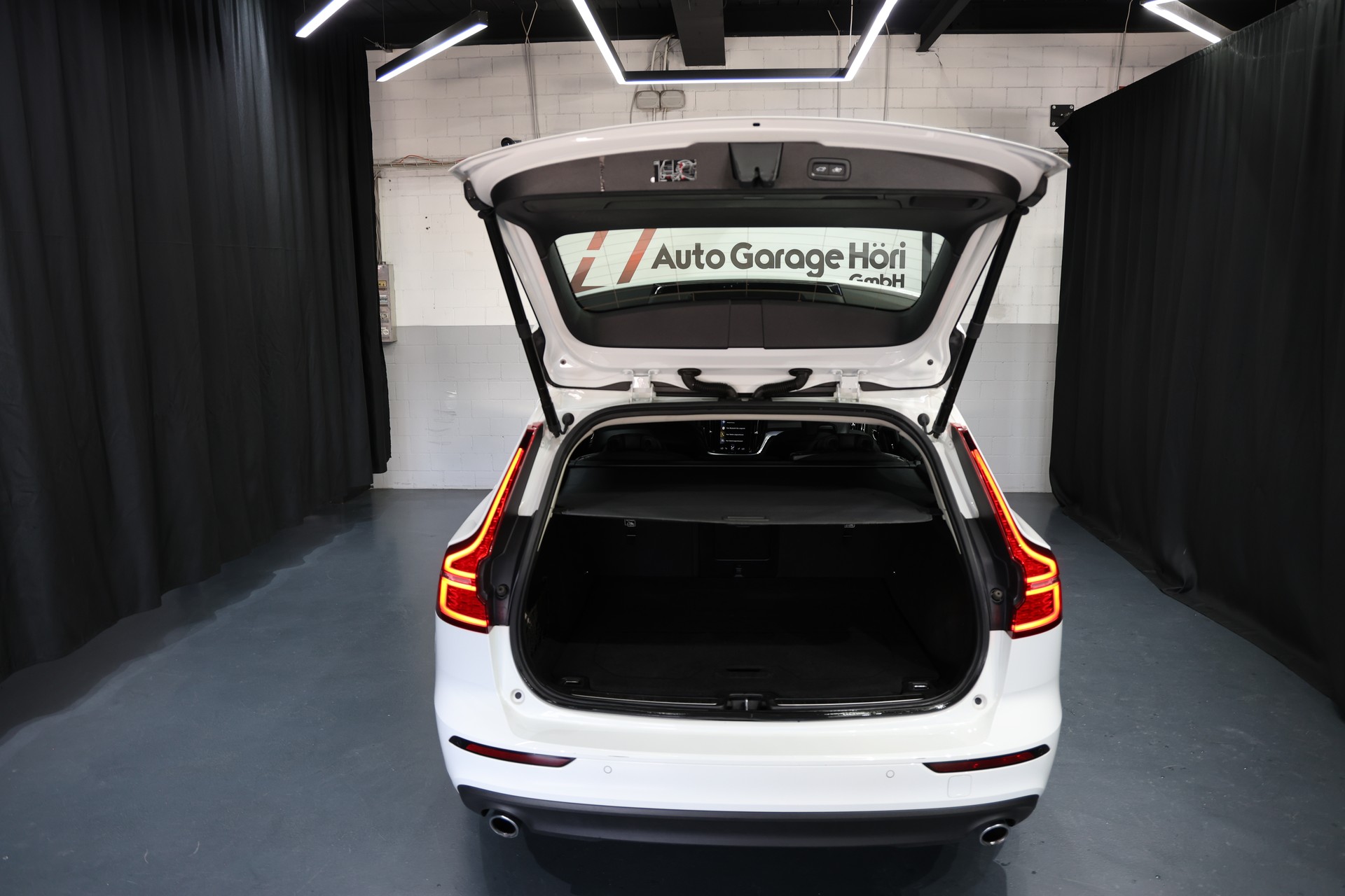 VOLVO V60 B4 Diesel Mild Hybrid Momentum Geartronic-image-20