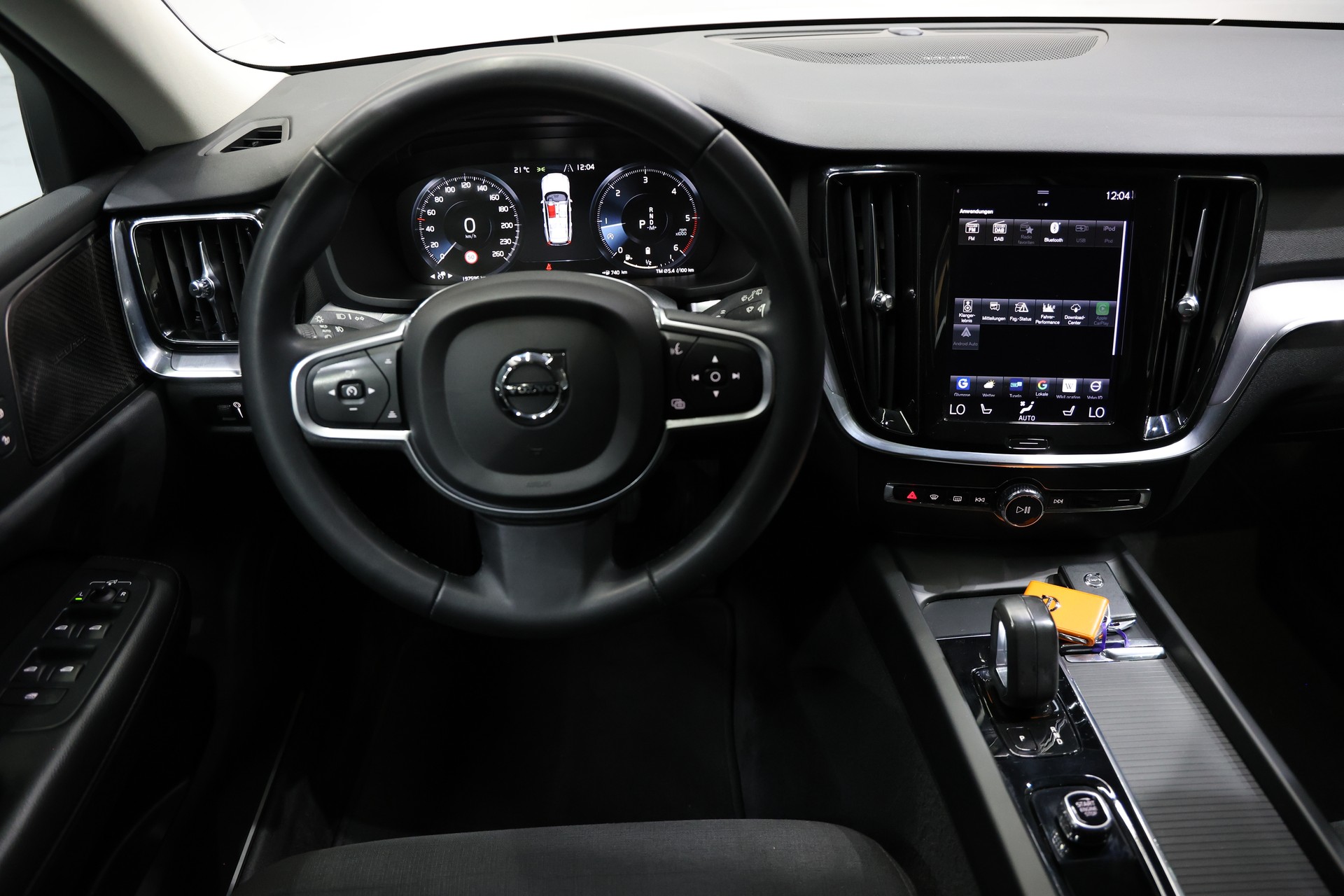 VOLVO V60 B4 Diesel Mild Hybrid Momentum Geartronic-image-22
