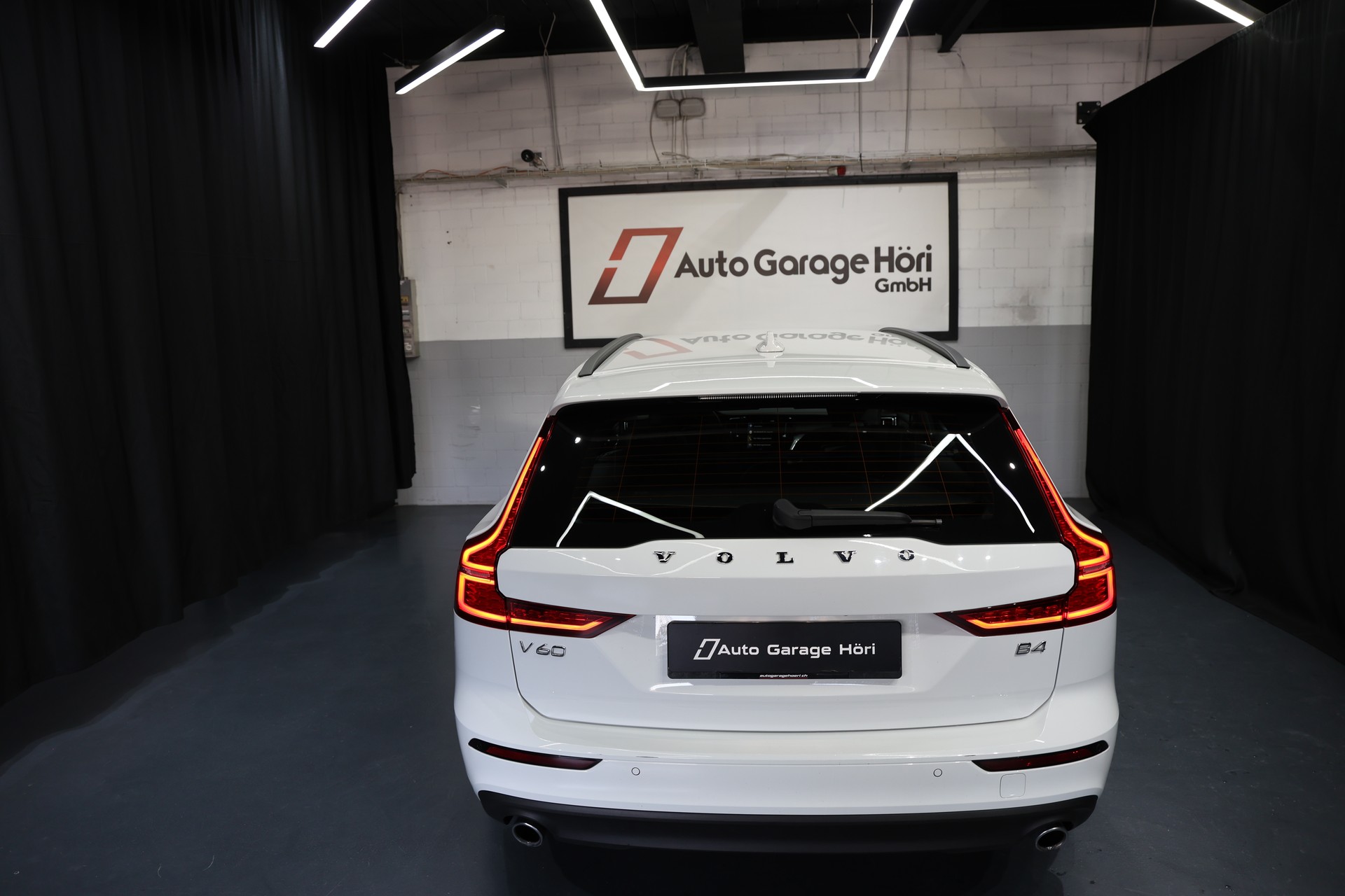 VOLVO V60 B4 Diesel Mild Hybrid Momentum Geartronic-image-18