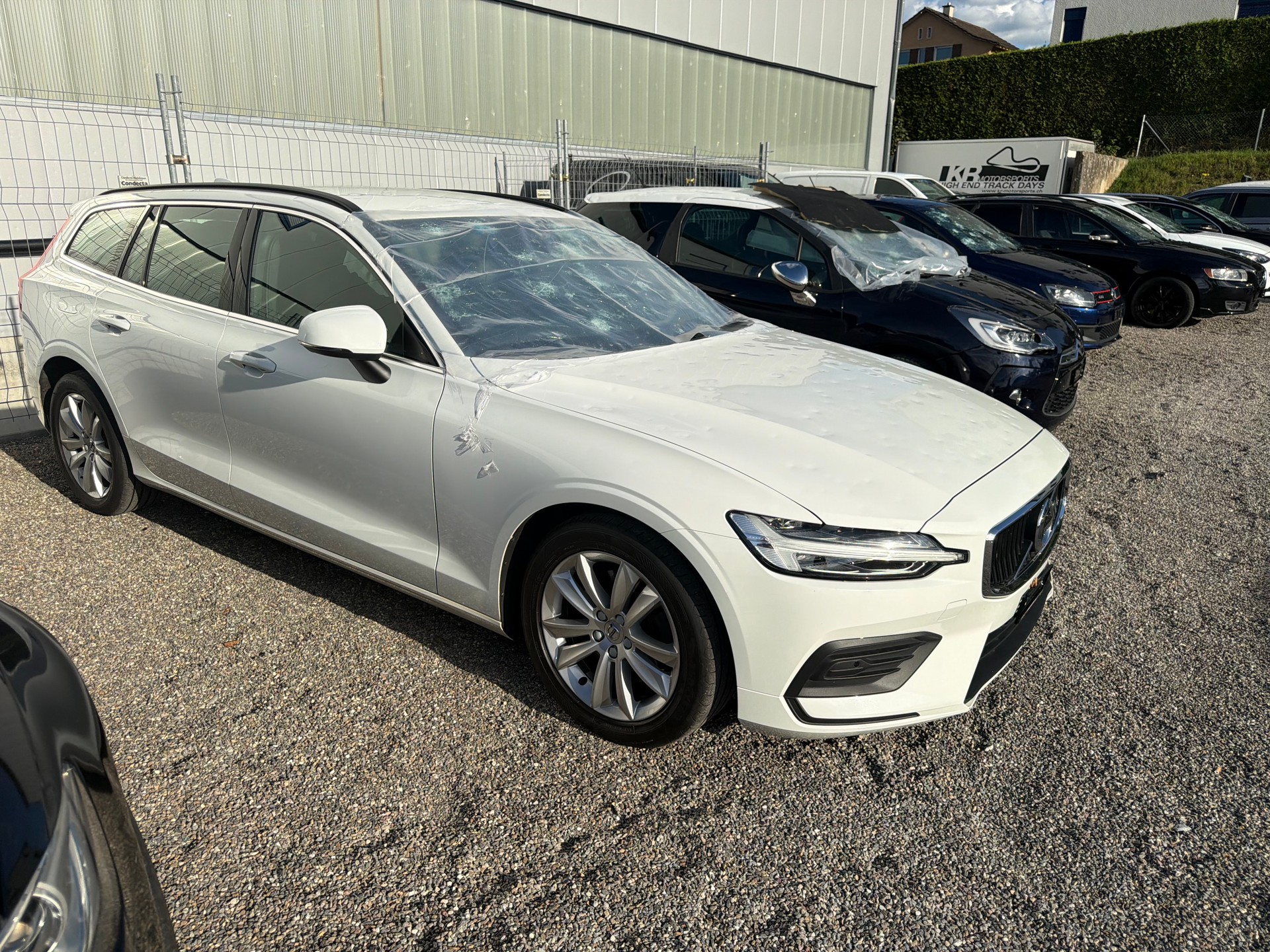 VOLVO V60 B4 Diesel Mild Hybrid Momentum Geartronic-image-4