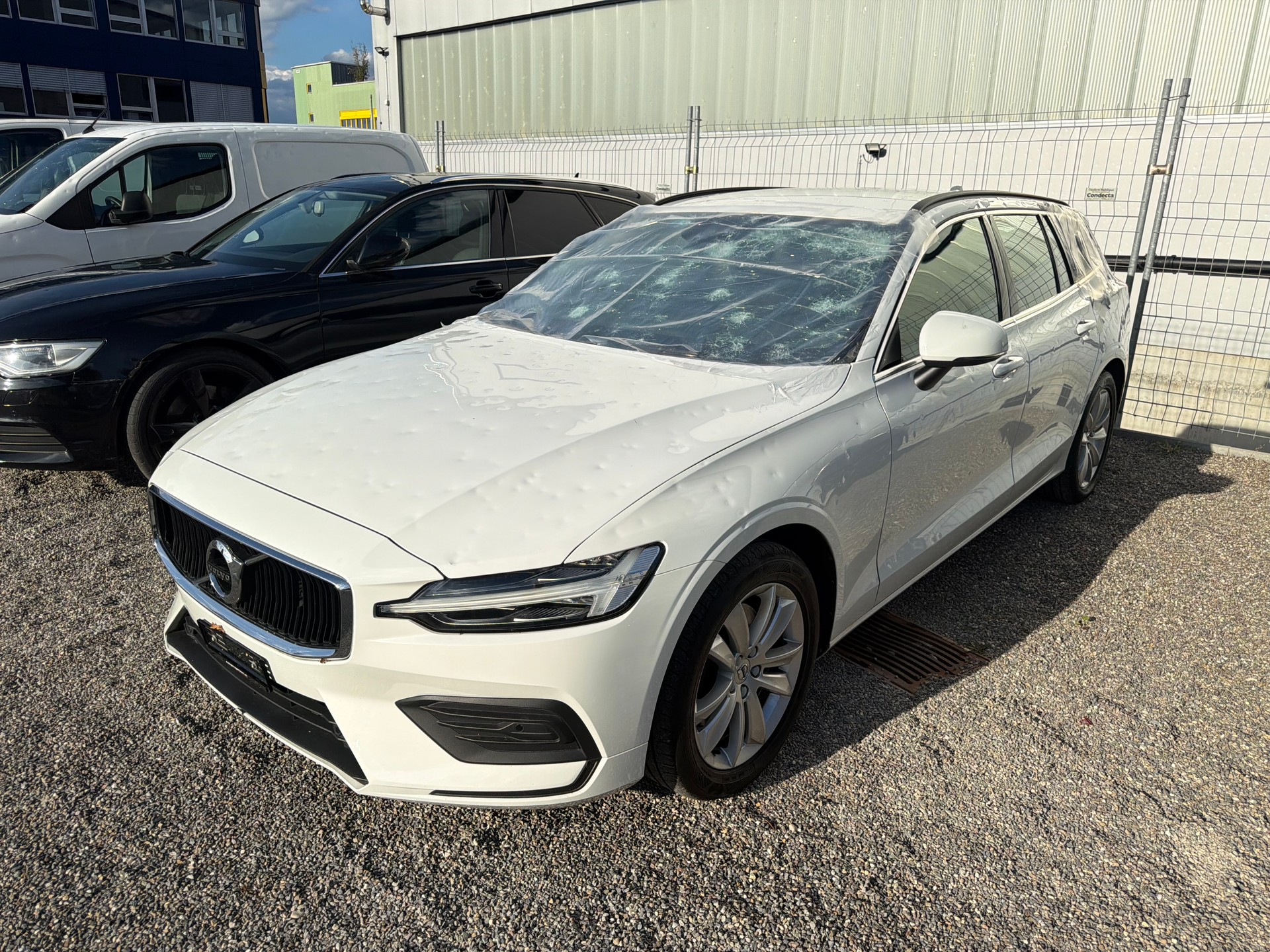 VOLVO V60 B4 Diesel Mild Hybrid Momentum Geartronic-image-2