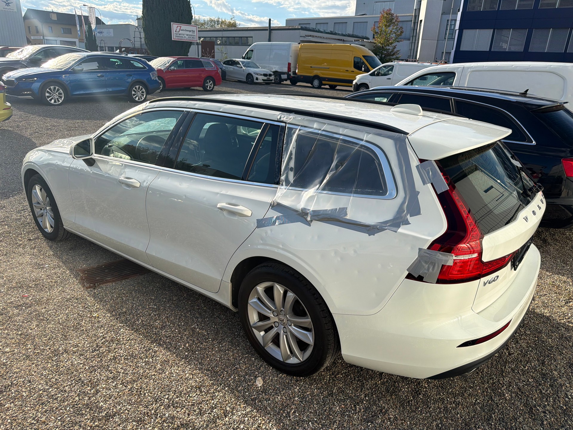 VOLVO V60 B4 Diesel Mild Hybrid Momentum Geartronic-image-3
