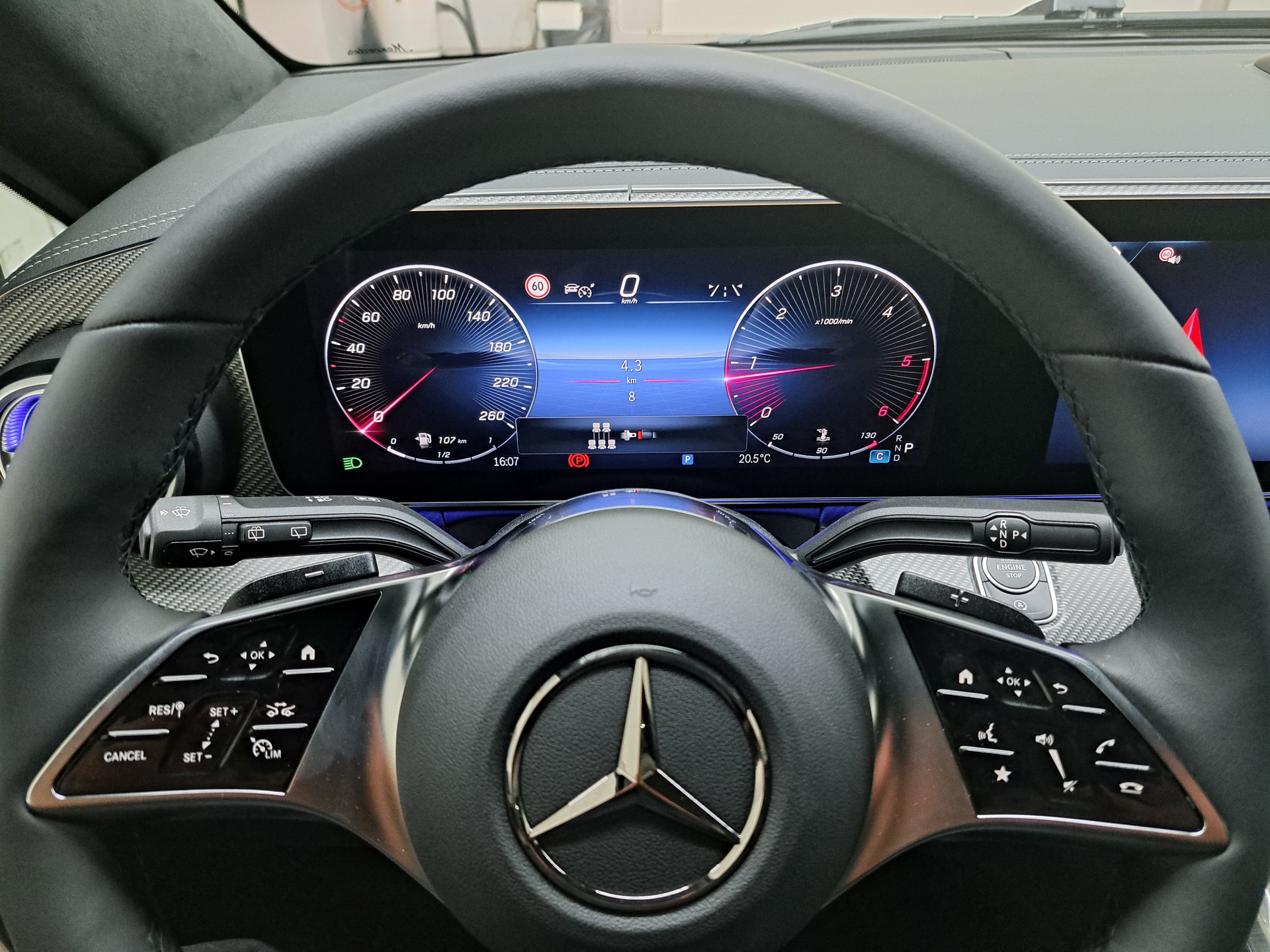 MERCEDES-BENZ V 300 d 4MATIC EXCLUSIVE Swiss Edition 3200mm L-image-9
