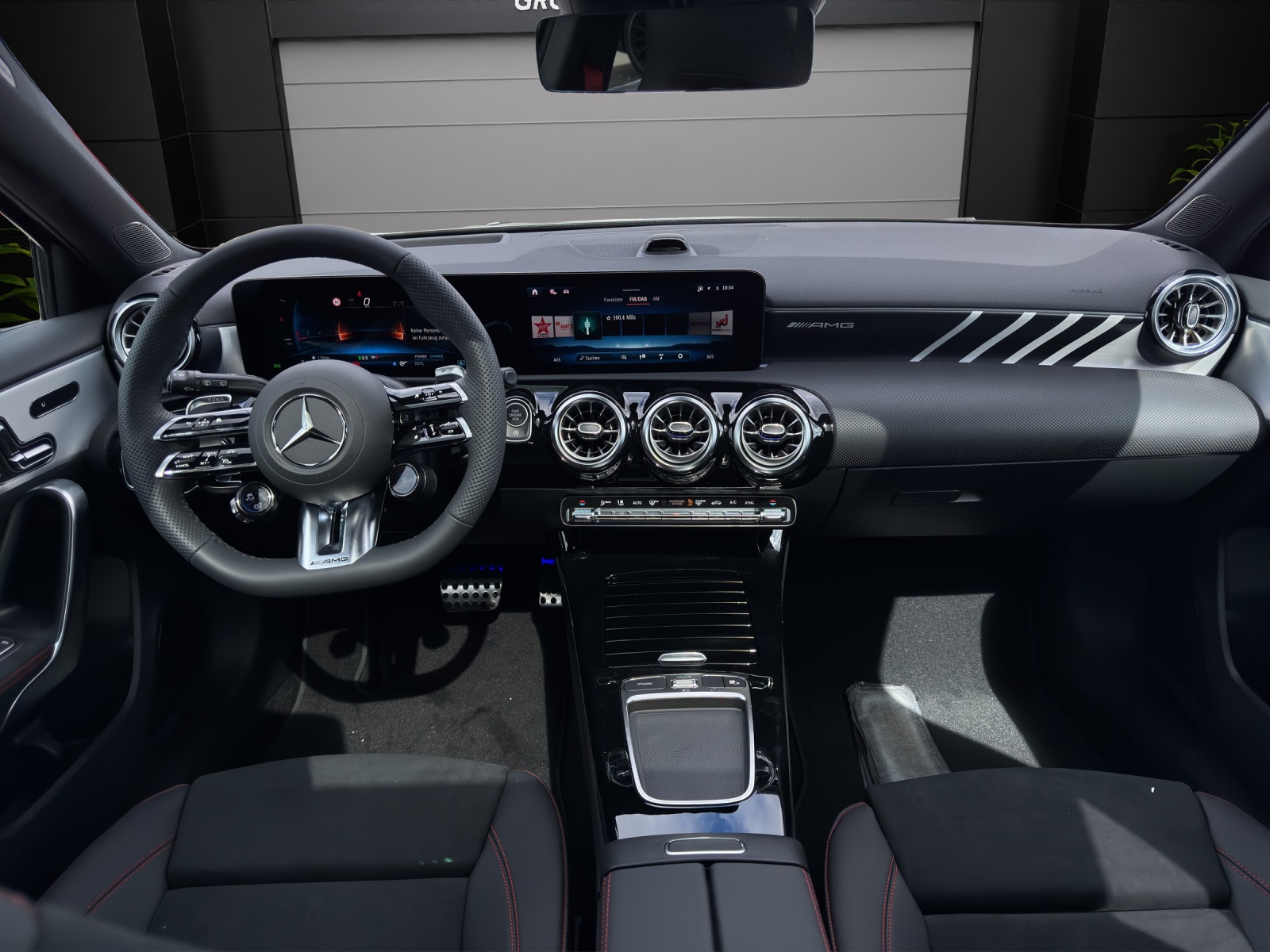 MERCEDES-BENZ A AMG 35 4Matic 8G-DCT-image-9