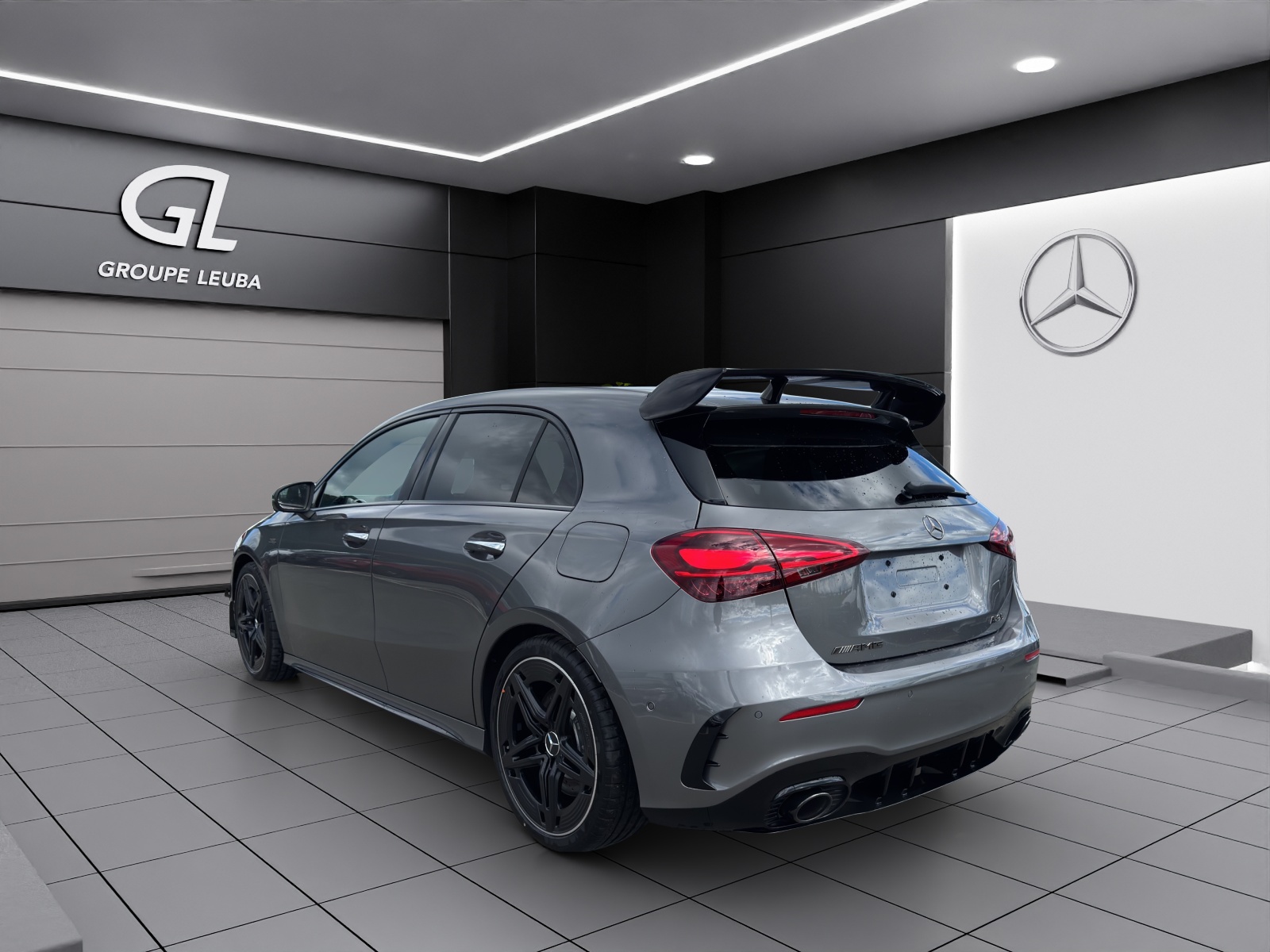 MERCEDES-BENZ A AMG 35 4Matic 8G-DCT-showroom-element-3