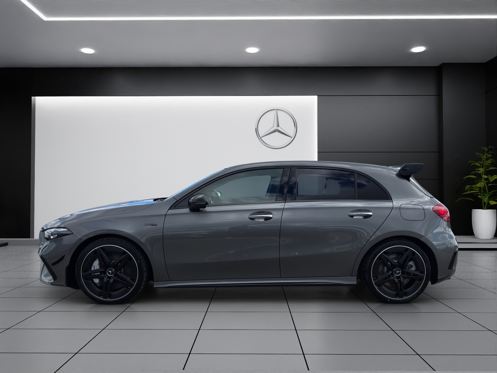 MERCEDES-BENZ A AMG 35 4Matic 8G-DCT-showroom-element-2