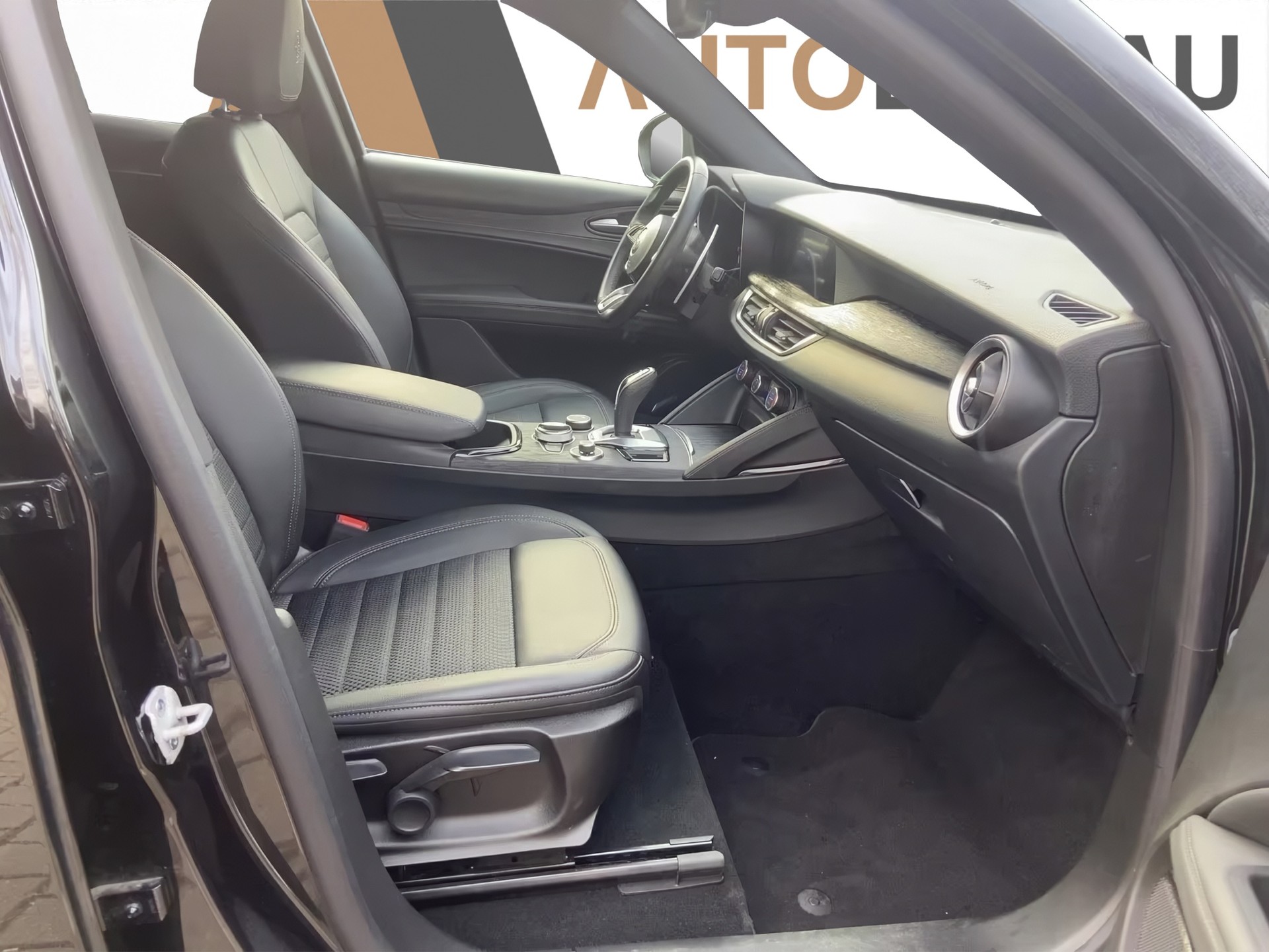 ALFA ROMEO Stelvio 2.0 MA 280 Sprint Q4 Nero Vulcano-image-5
