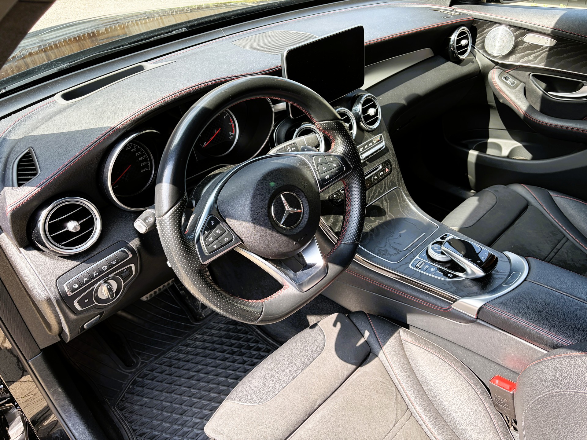 MERCEDES-BENZ GLC 43 AMG 4m-image-4