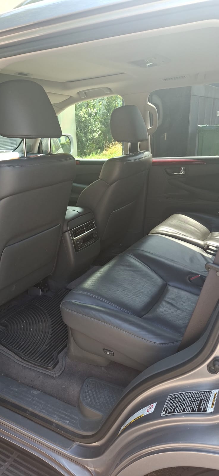 LEXUS LX 570 V8-image-3
