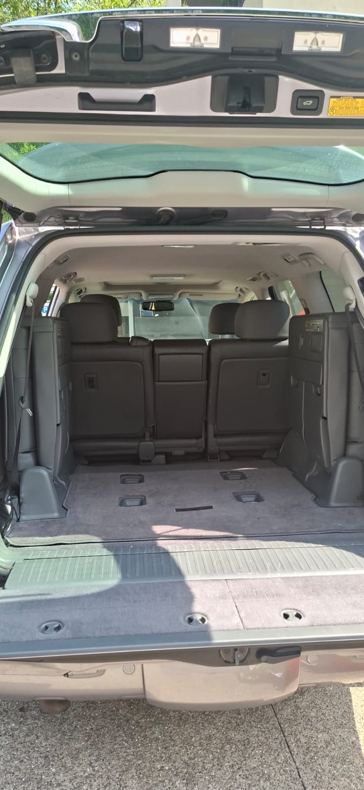 LEXUS LX 570 V8-image-4