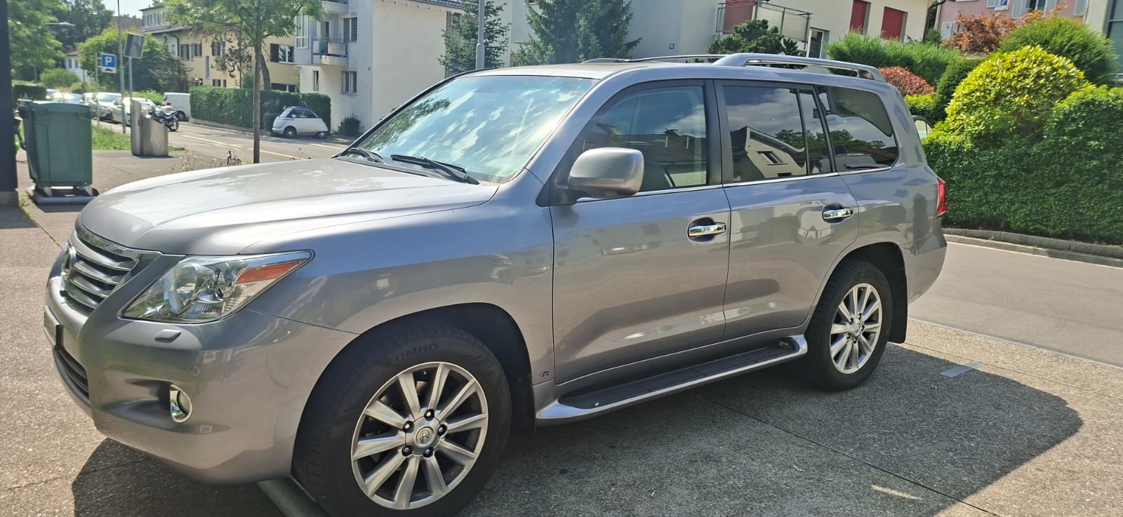 LEXUS LX 570 V8-image-0