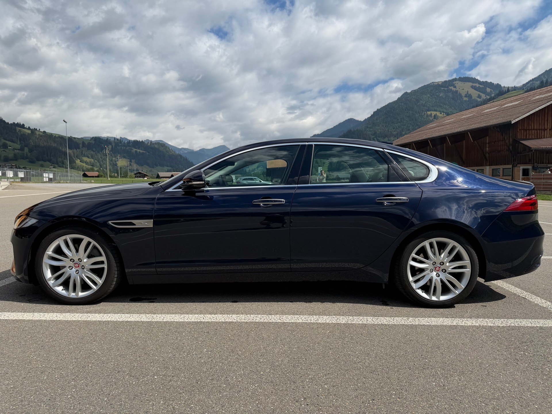 JAGUAR Jaguar XF P300 AWD-image-3