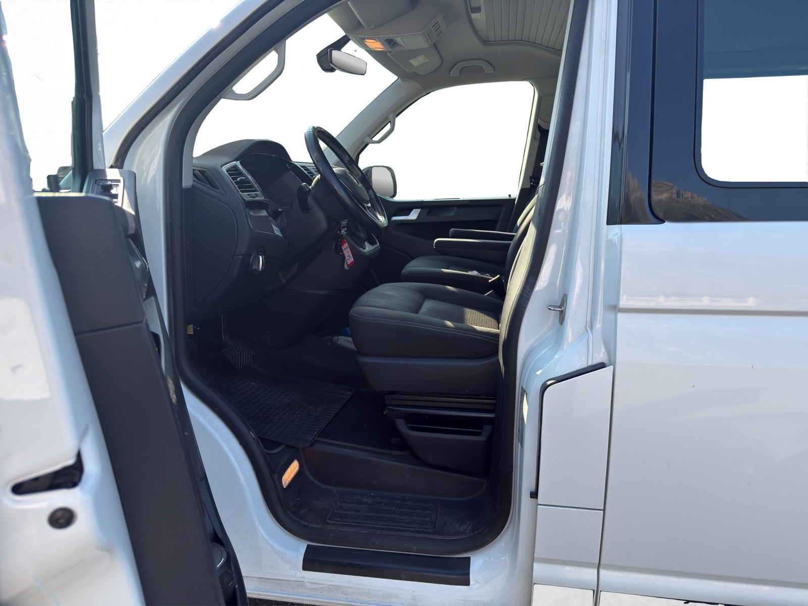 VW T6 California 2.0 TDI Beach Edition 4Motion DSG-image-9