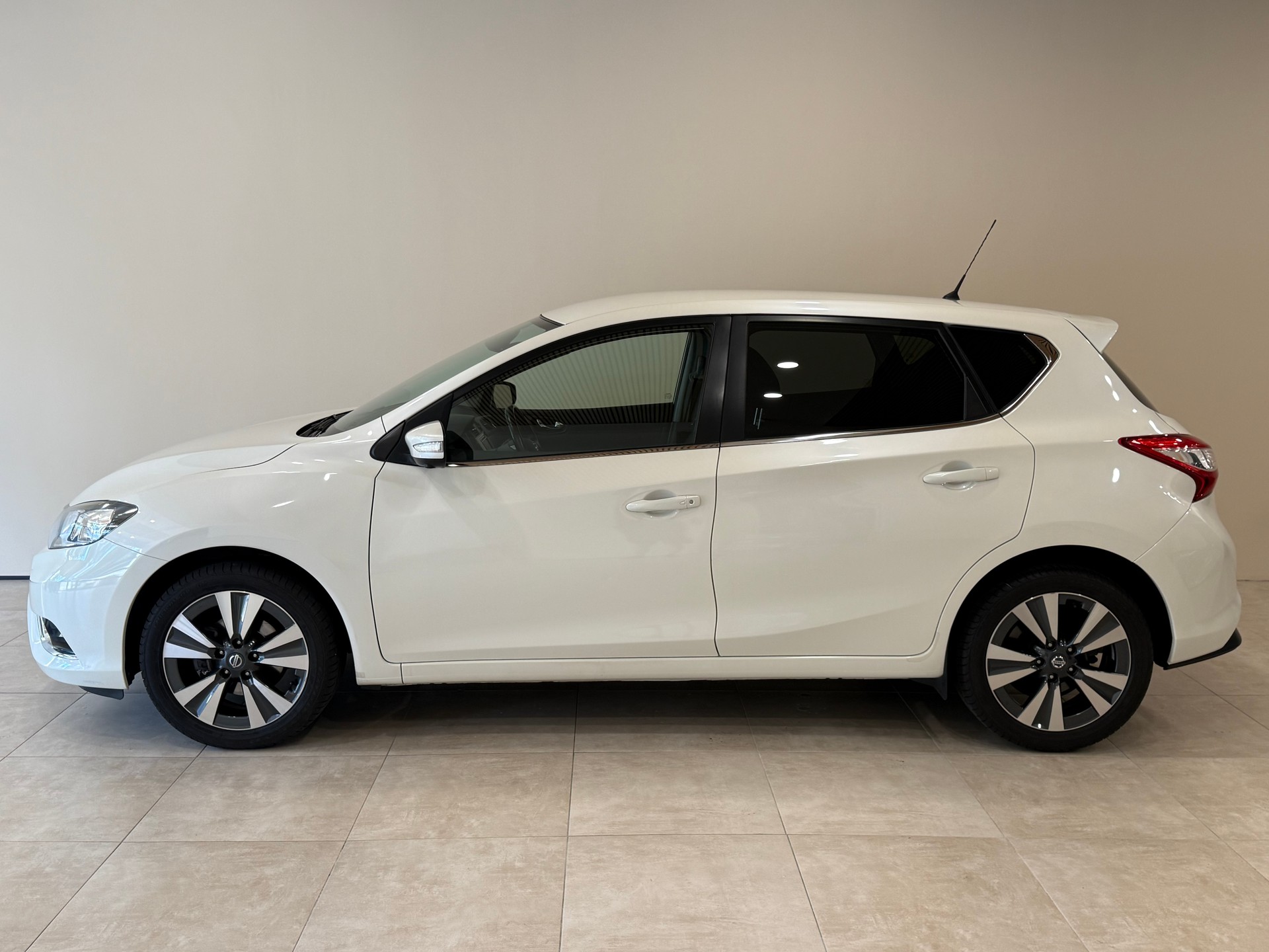 NISSAN Pulsar 1.2 DIG-T tekna Xtronic CVT-image-2