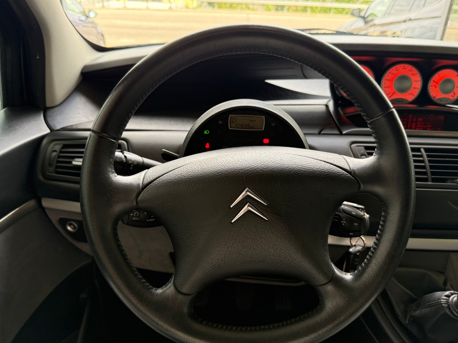 CITROEN C8 2.0 16V HDi Attraction-image-13