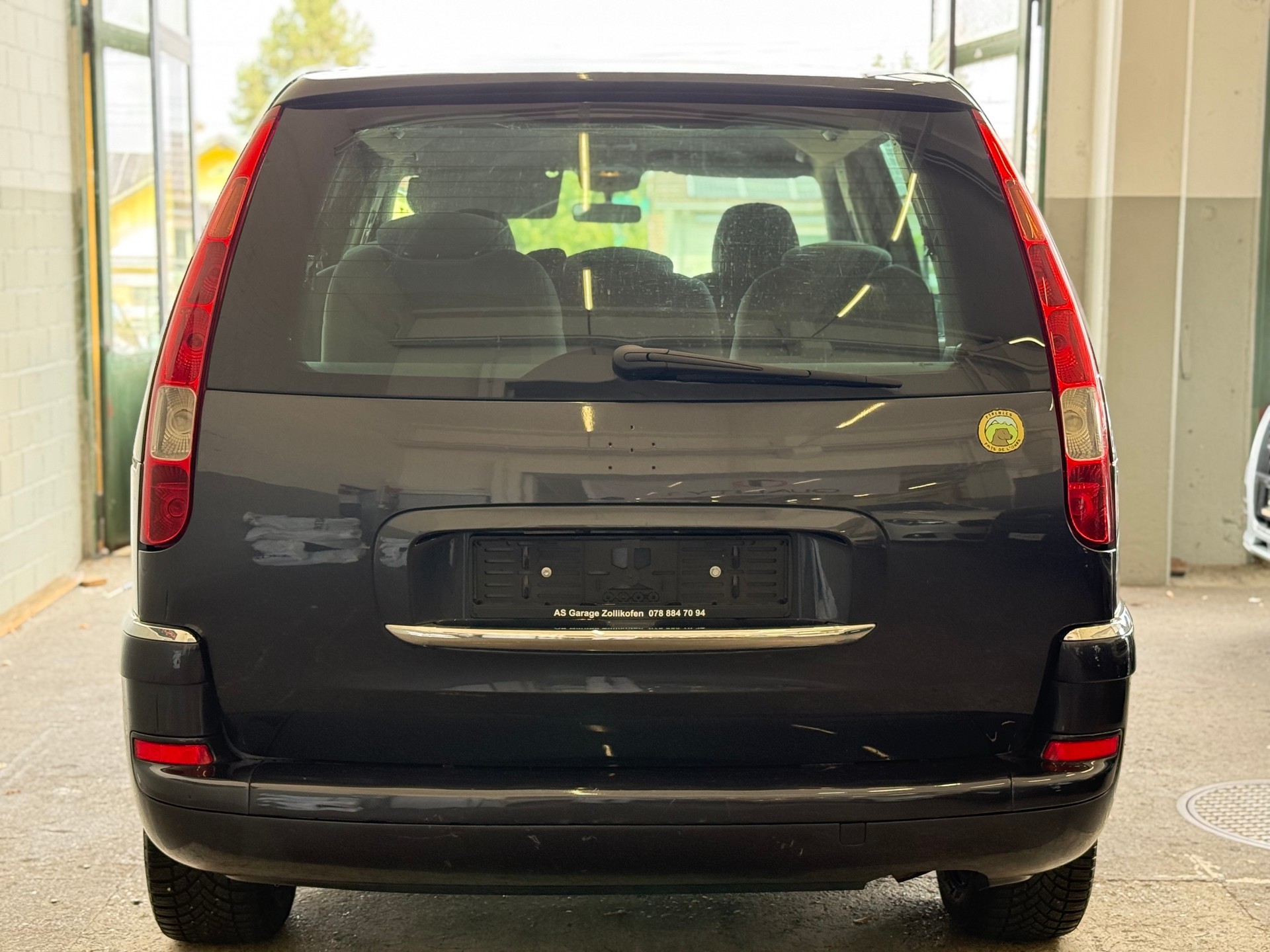 CITROEN C8 2.0 16V HDi Attraction-image-3