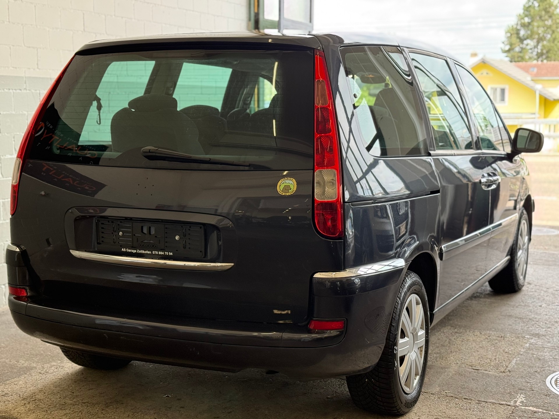 CITROEN C8 2.0 16V HDi Attraction-image-4