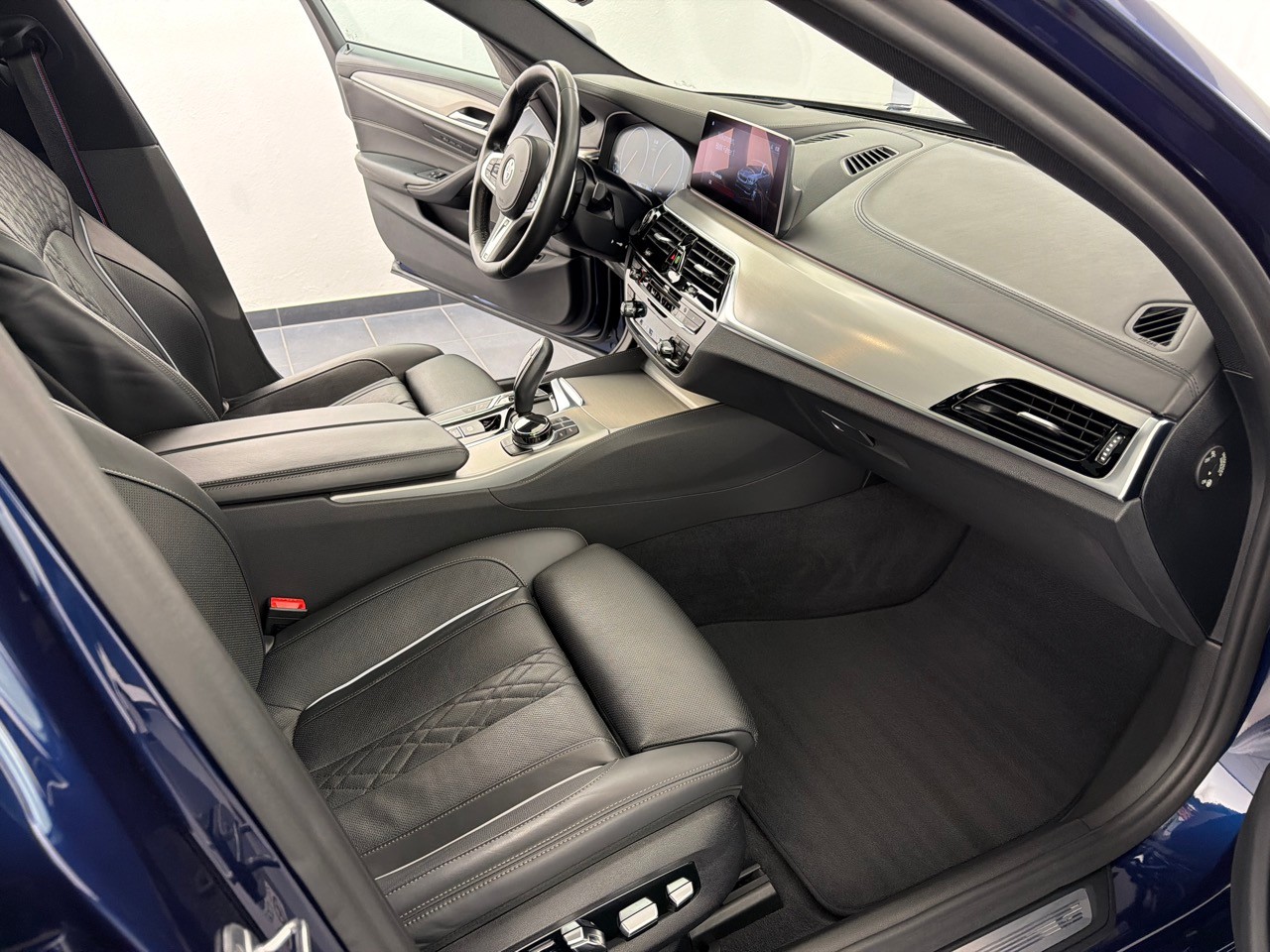 BMW 540i xDrive MSport-image-8