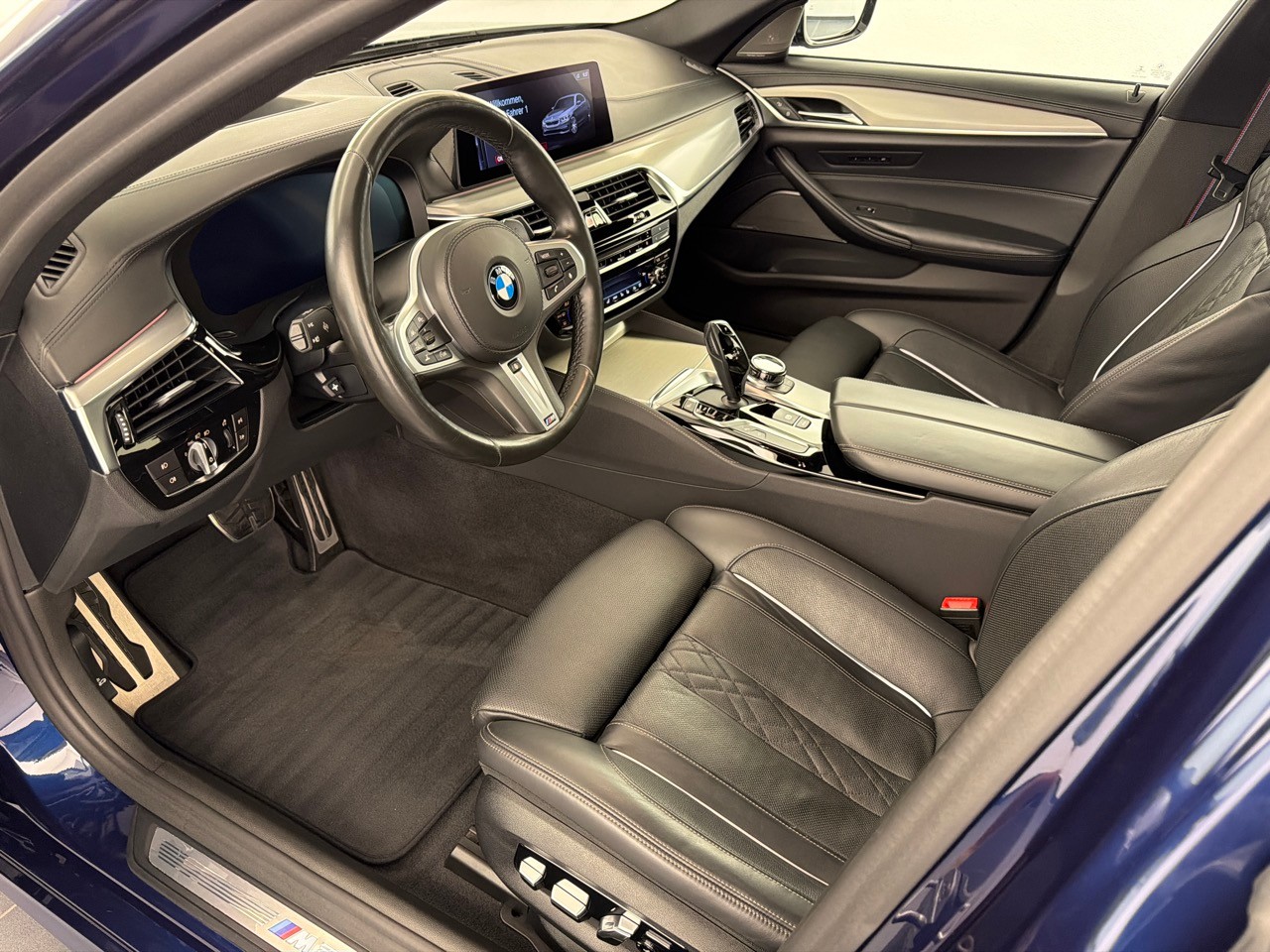 BMW 540i xDrive MSport-image-4