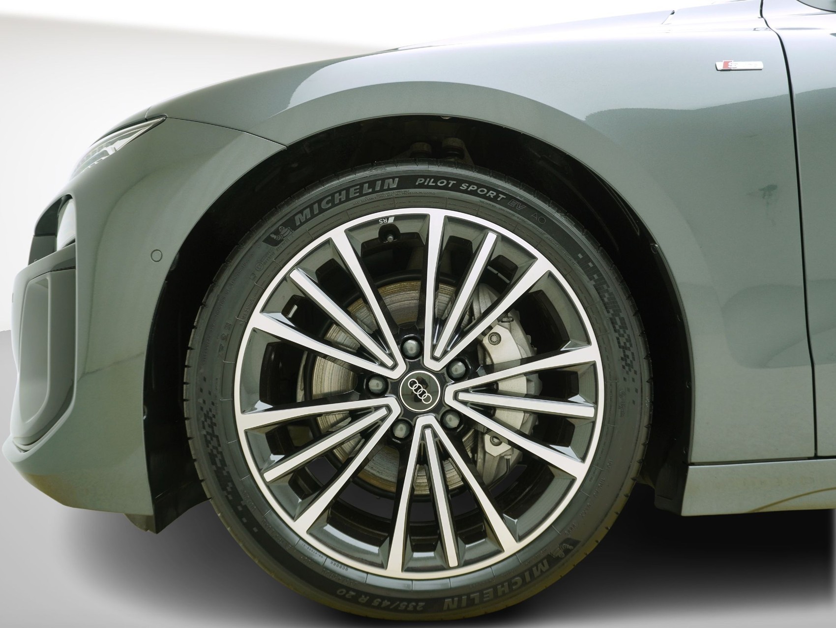 AUDI A6 e-tron Avant S line quattro **Audi Werksgarantie bis 09/2030**-image-6