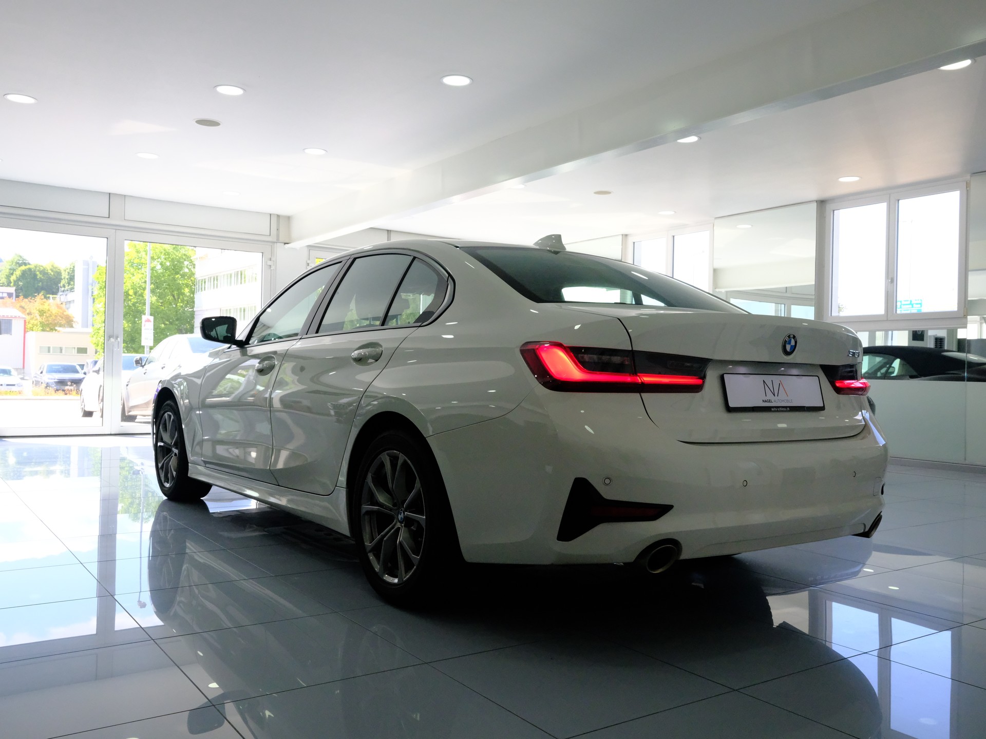 BMW 318i Steptronic-image-4