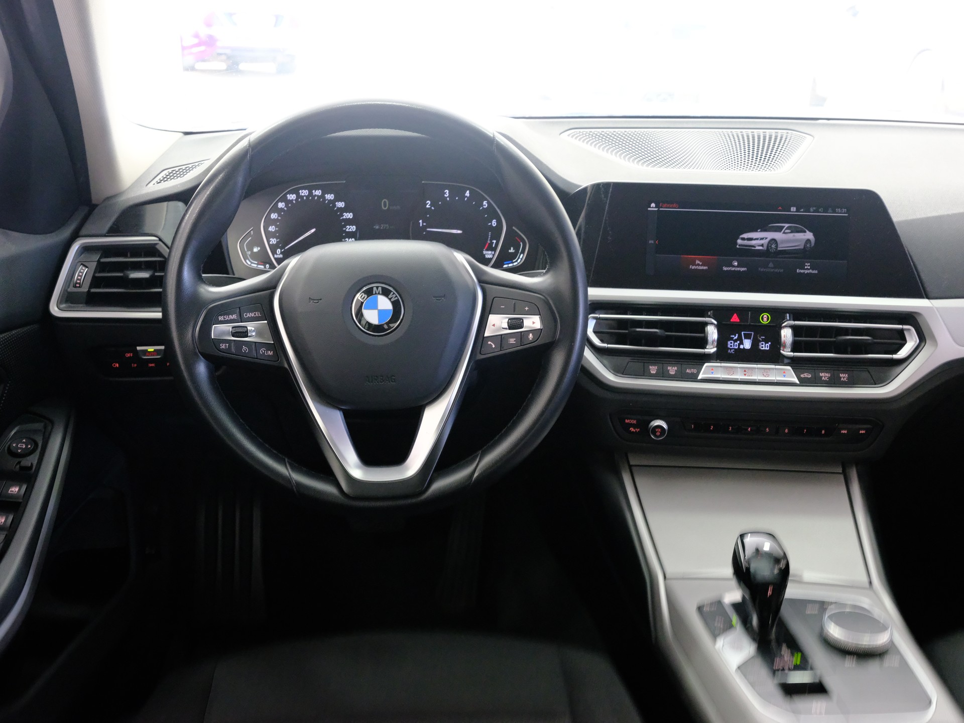 BMW 318i Steptronic-image-10