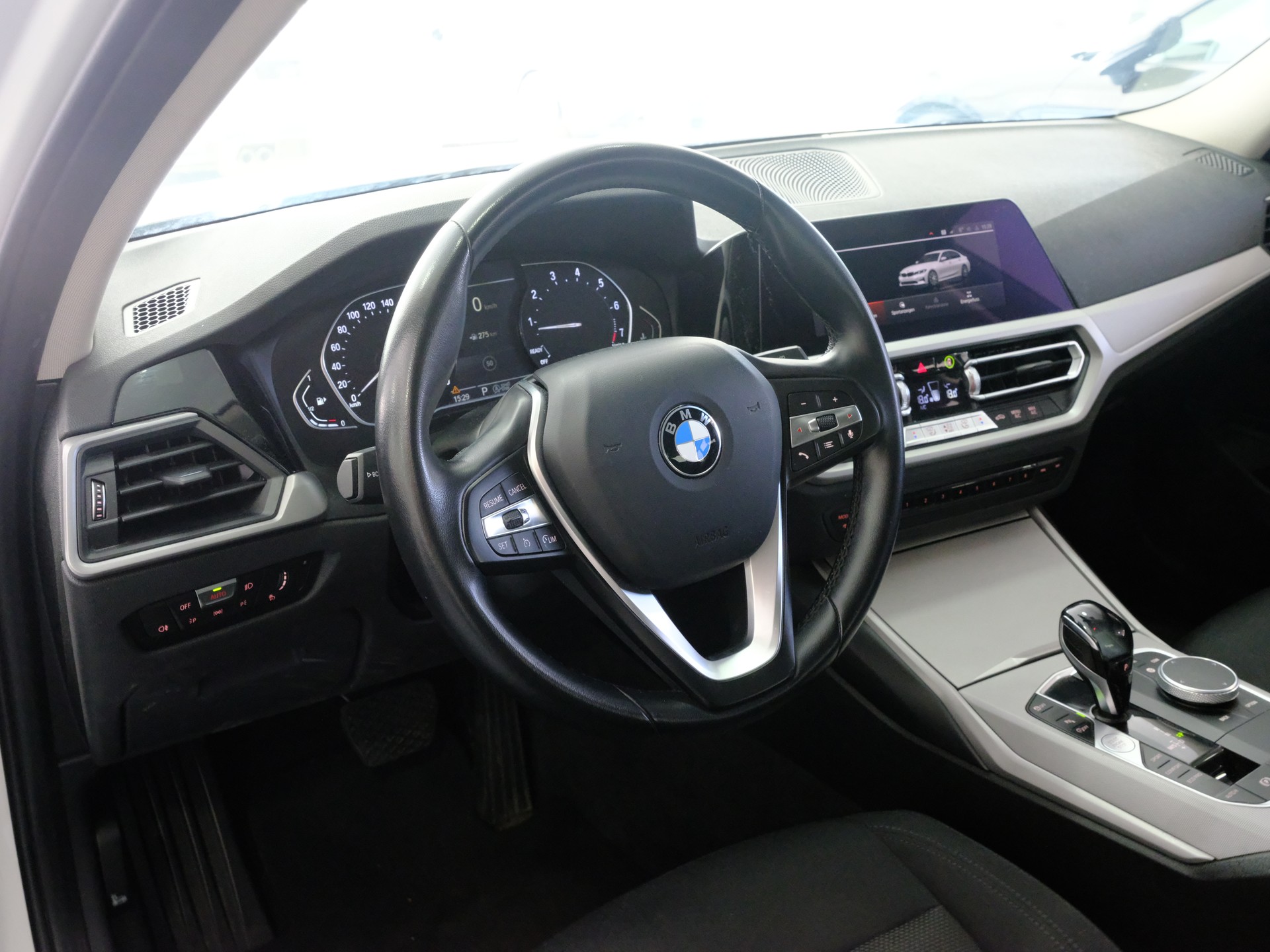 BMW 318i Steptronic-image-7