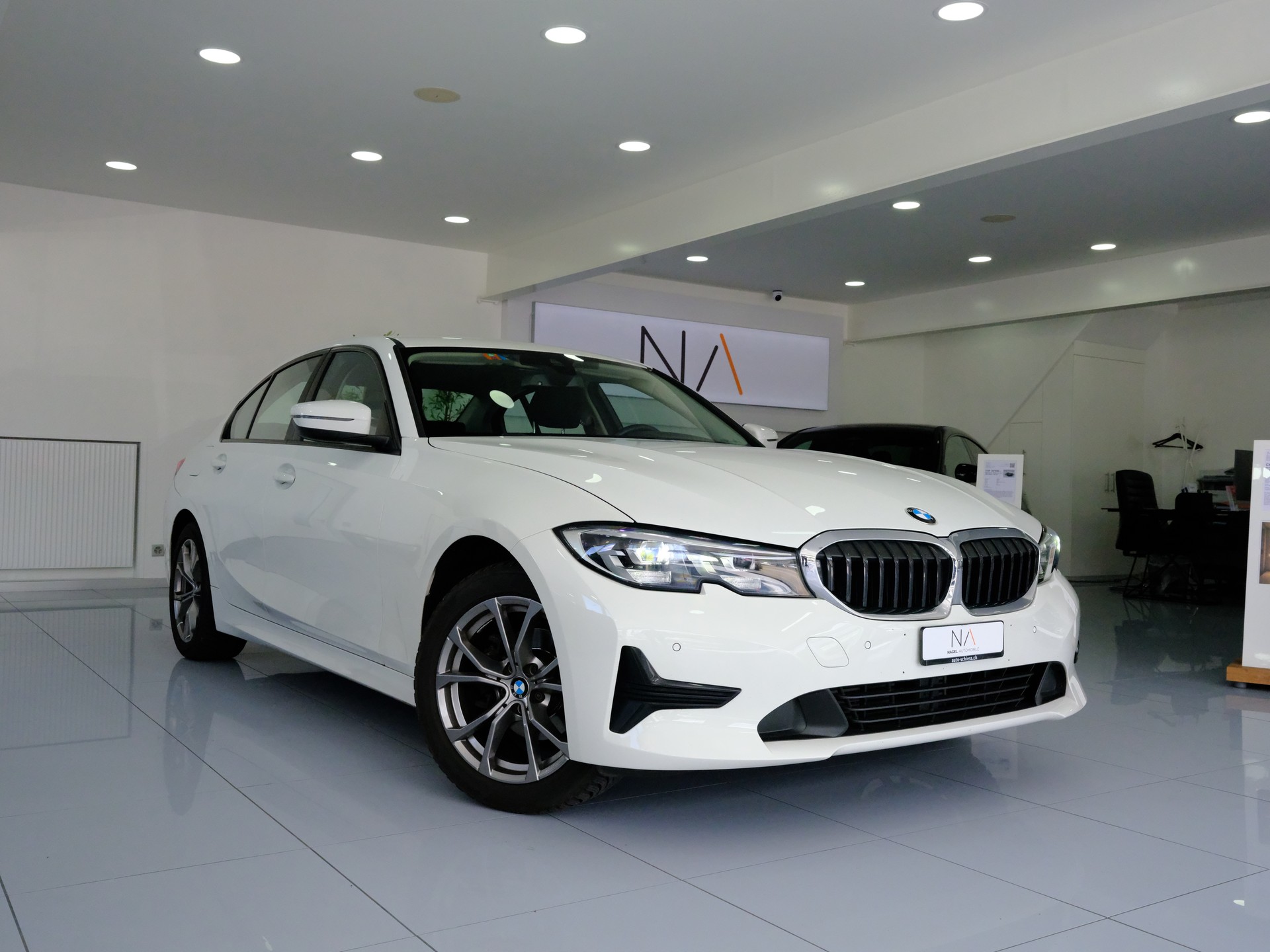 BMW 318i Steptronic-image-0