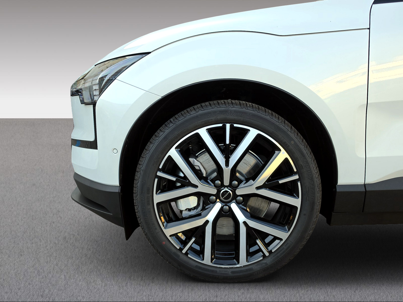 VOLVO EX30 P8 69 kWh AWD Black Edition-image-5