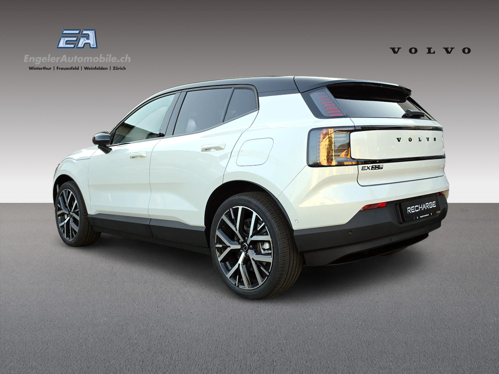 VOLVO EX30 P8 69 kWh AWD Black Edition-showroom-element-3